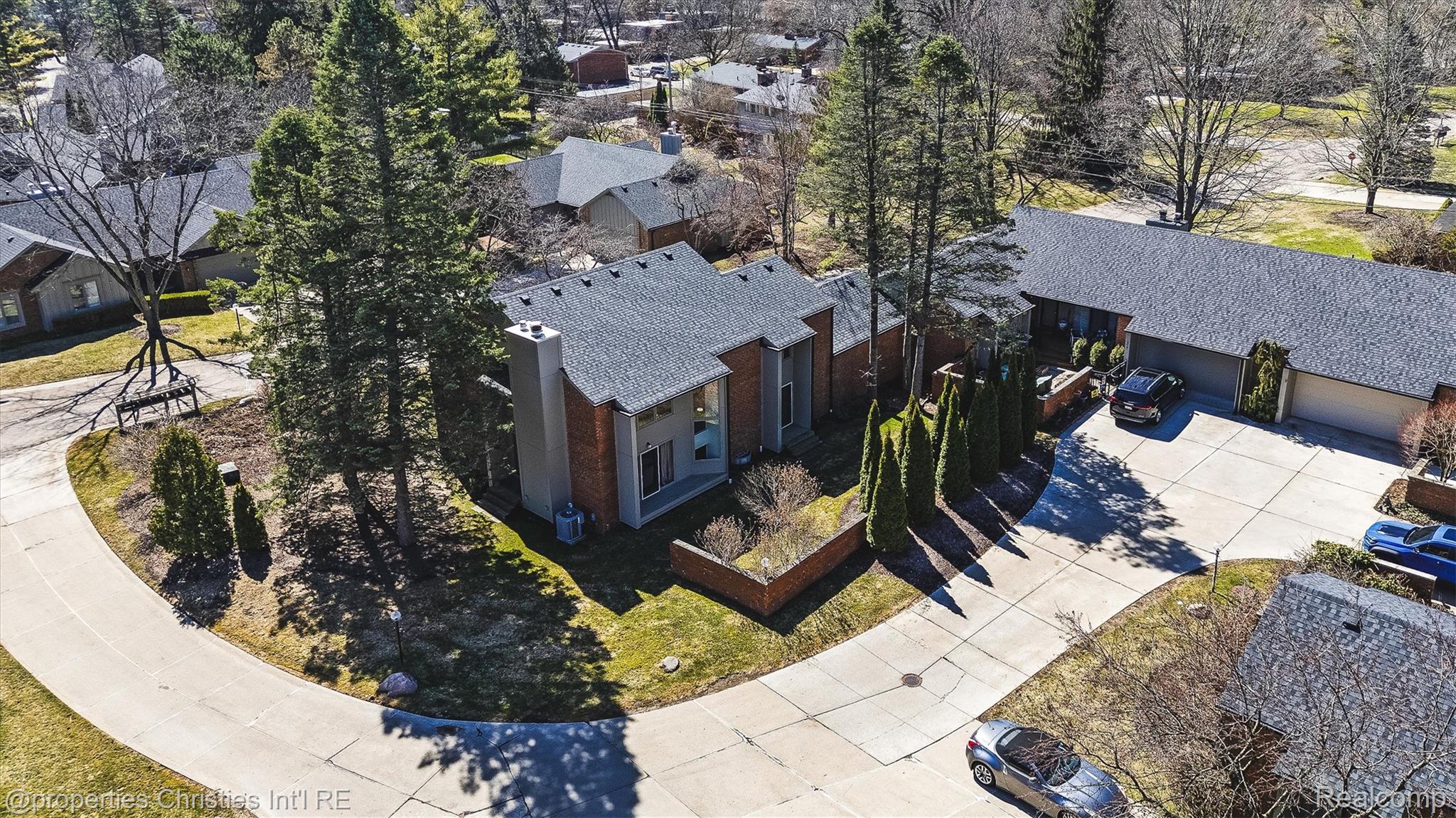 1060 Stratford Place