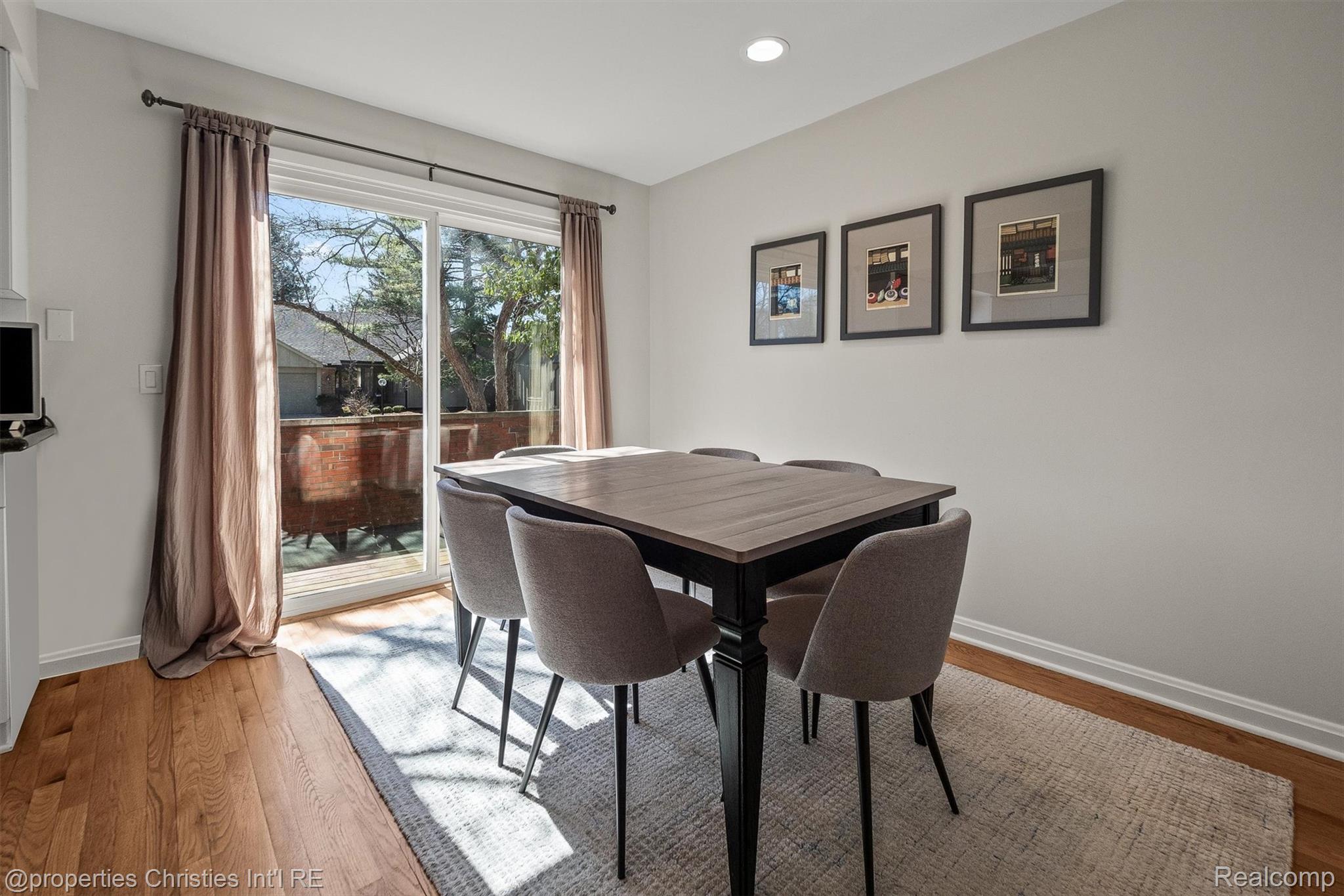 1060 Stratford Place