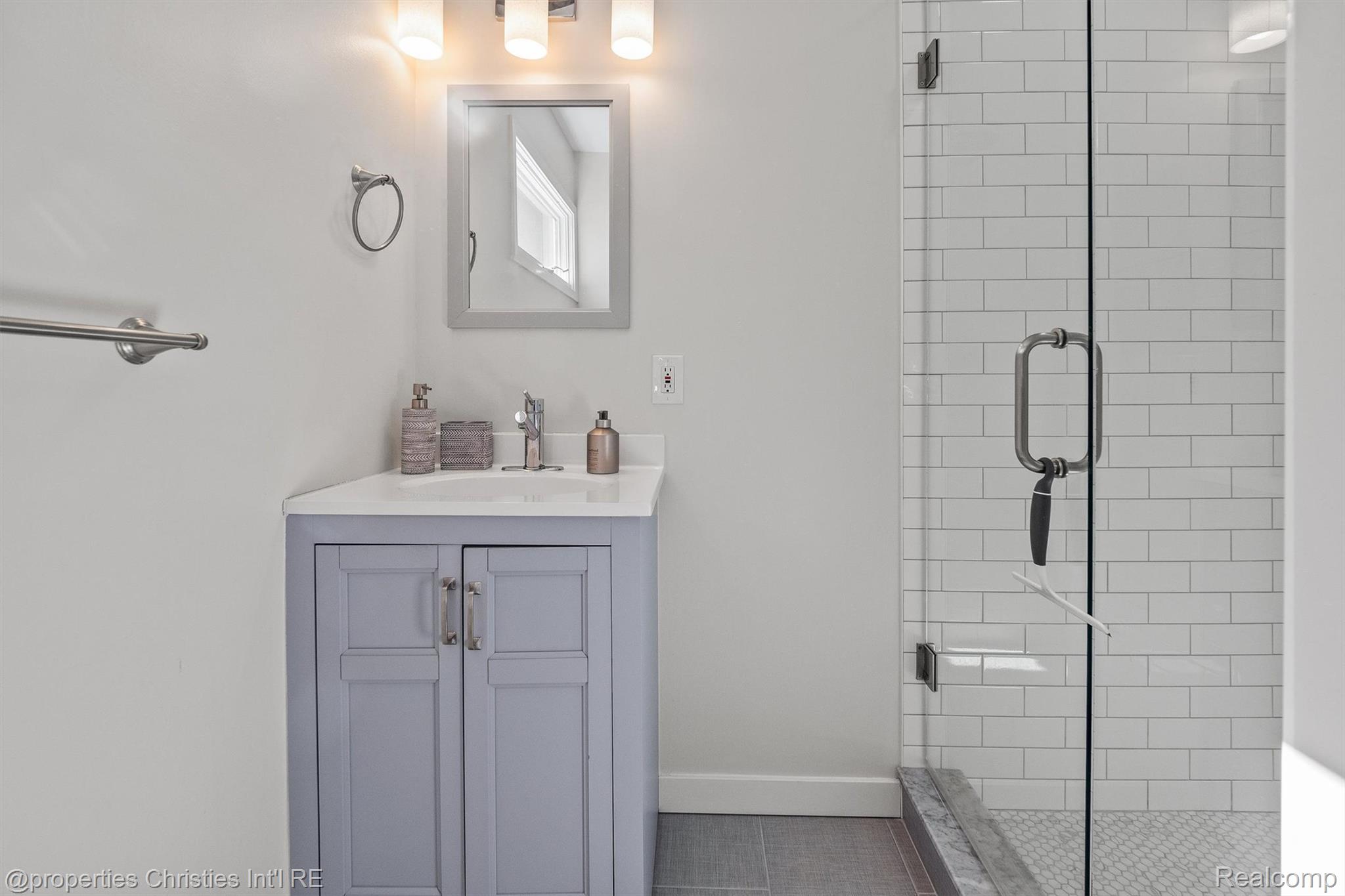 1060 Stratford Place