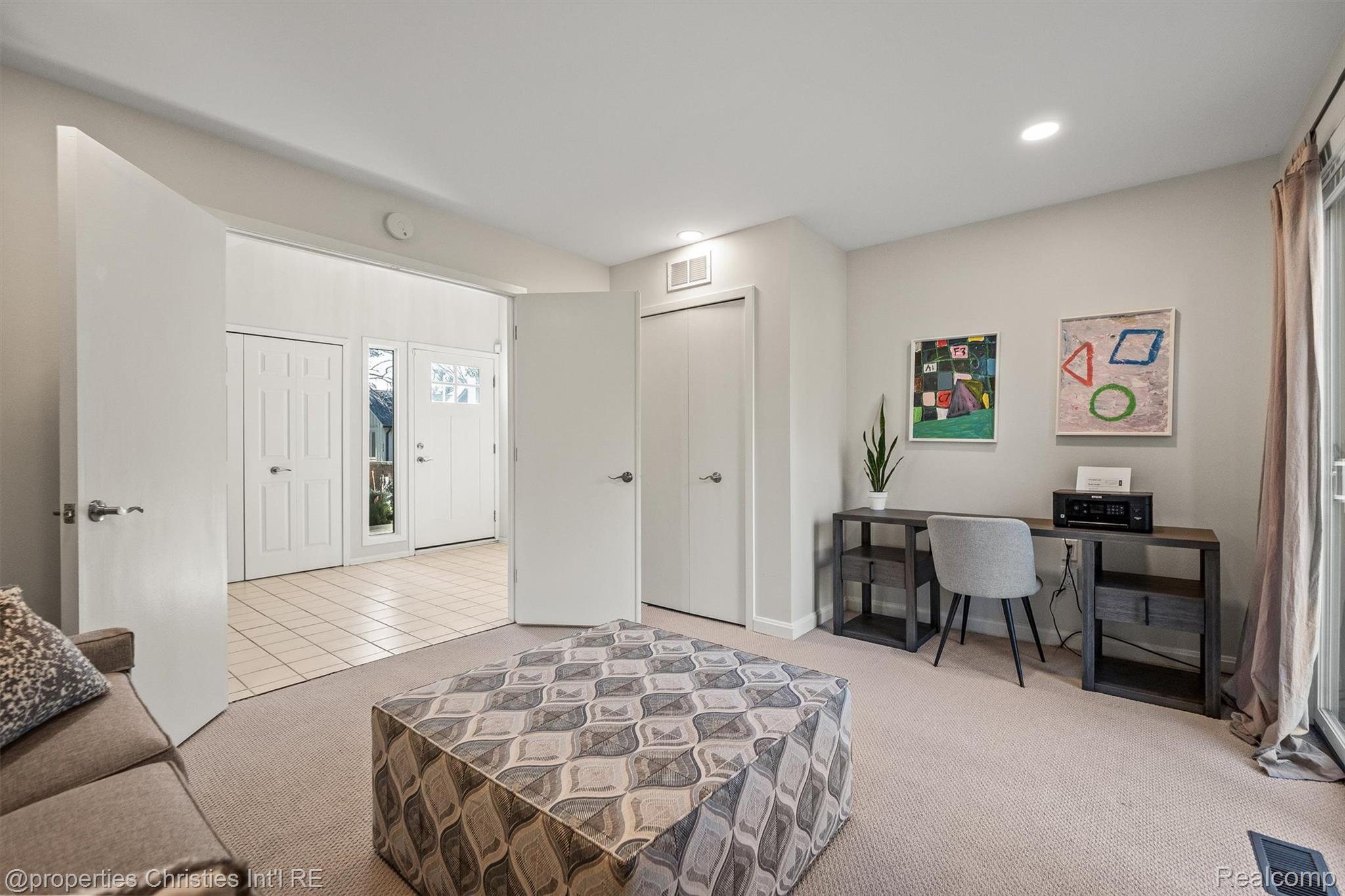 1060 Stratford Place