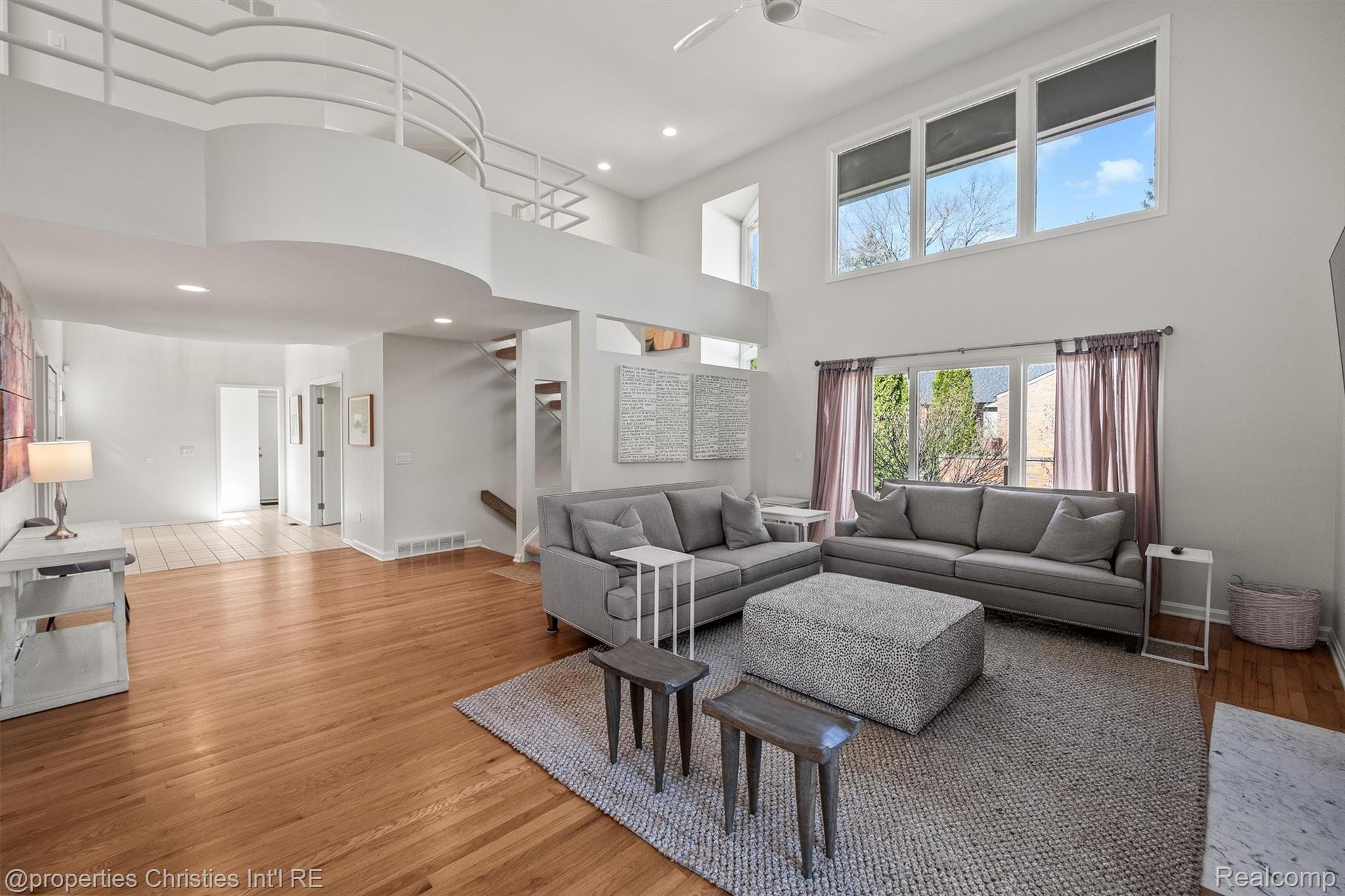 1060 Stratford Place