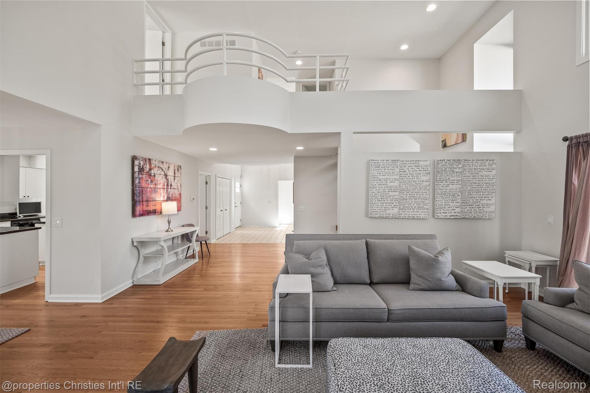 1060 Stratford Place