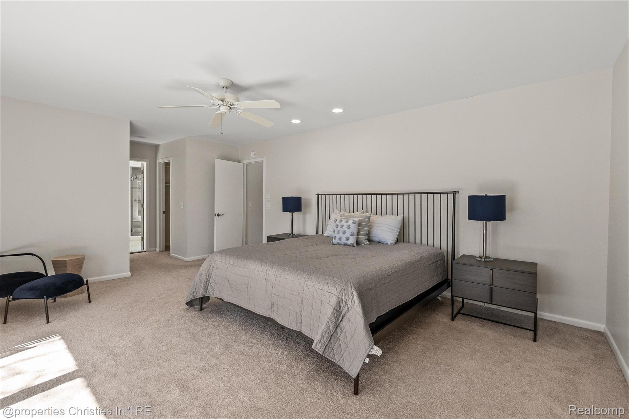 1060 Stratford Place