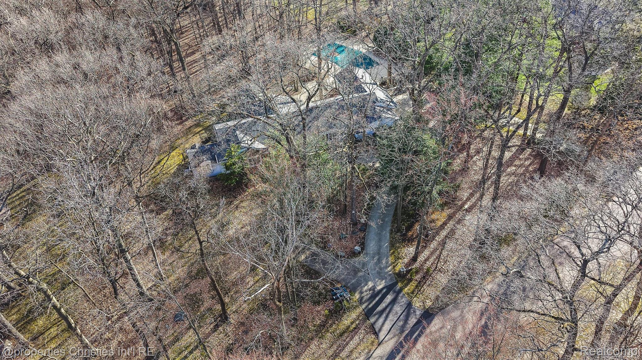 870 Highwood Drive