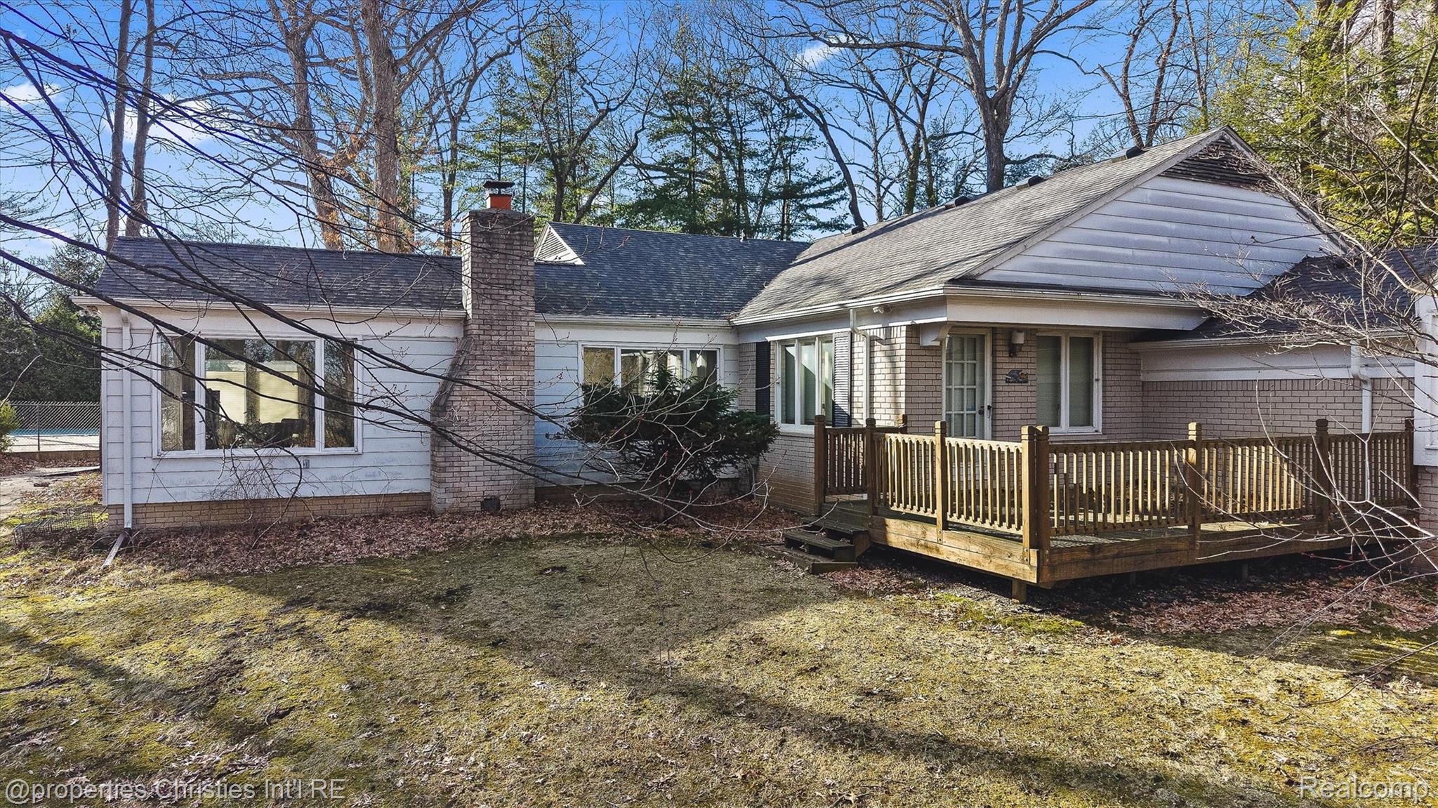 870 Highwood Drive