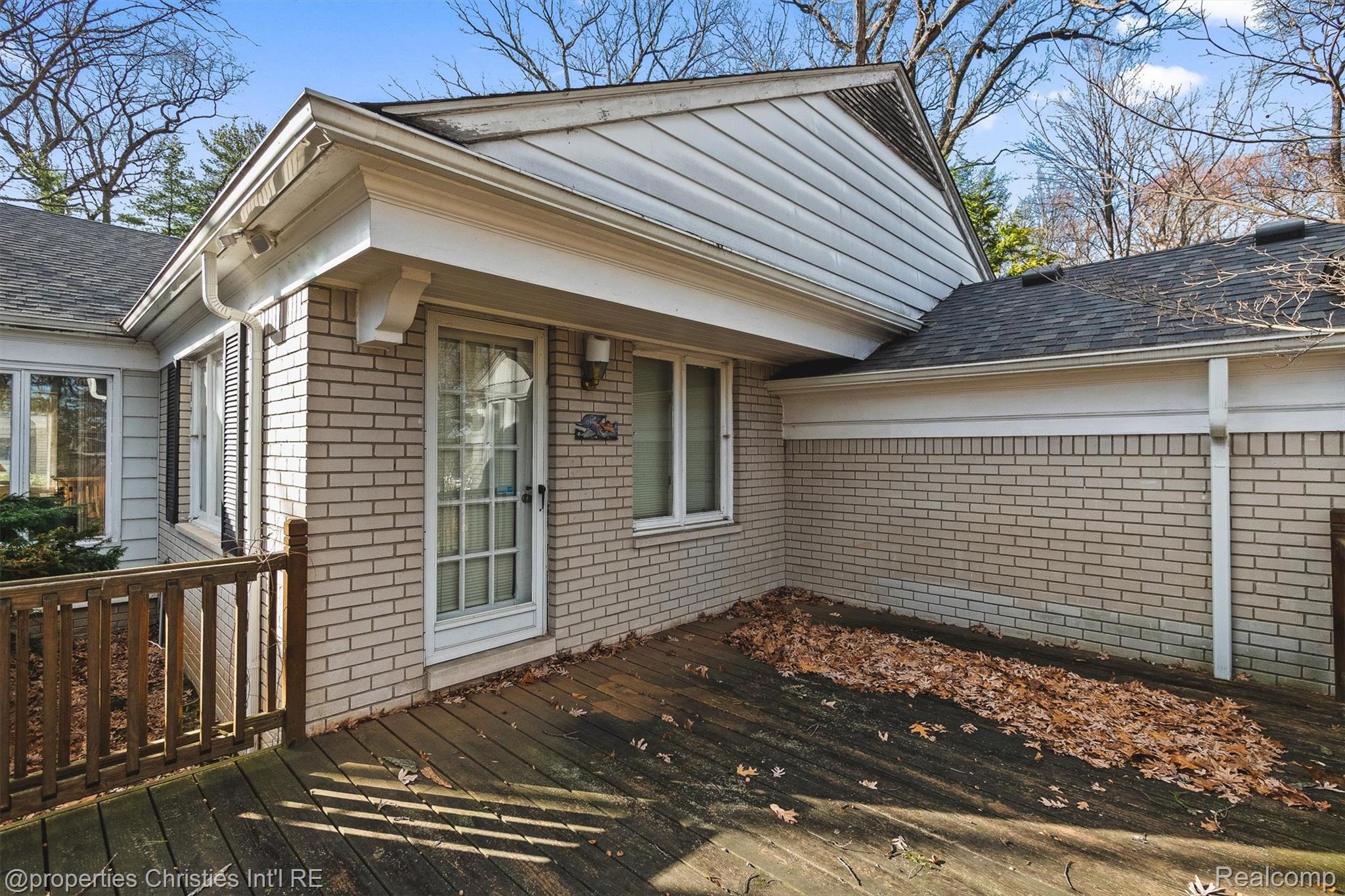 870 Highwood Drive
