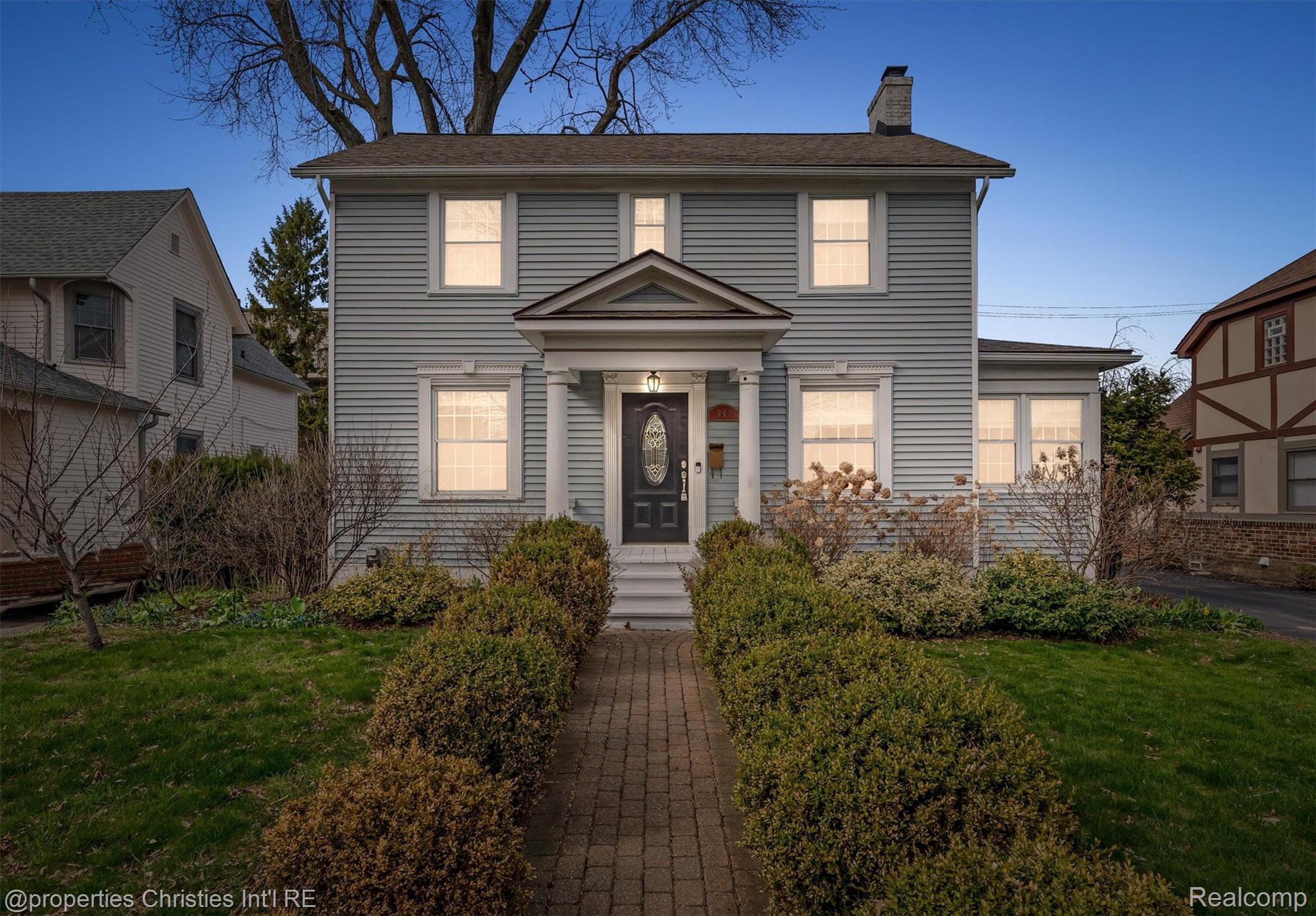 941 Forest Avenue