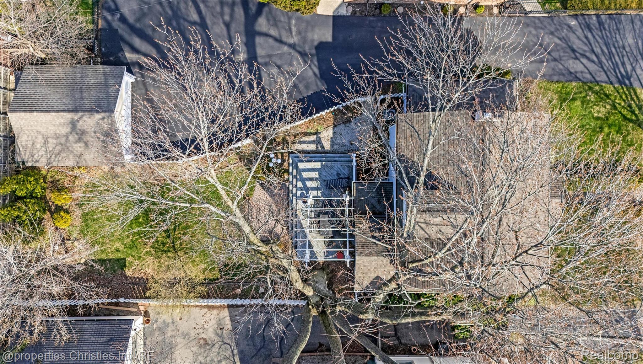 941 Forest Avenue