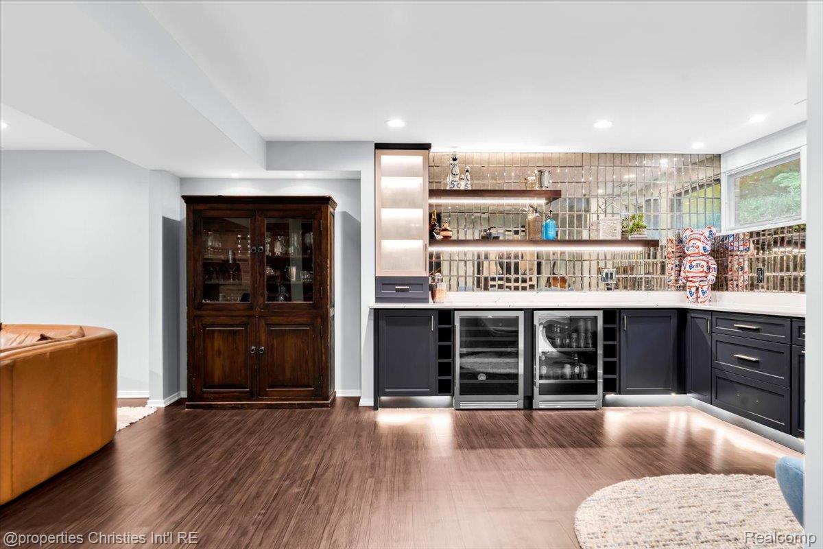 3939 Charing Cross Road