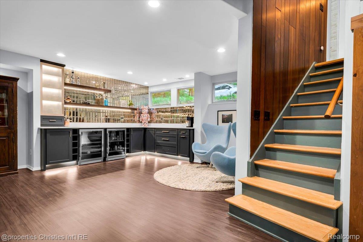 3939 Charing Cross Road