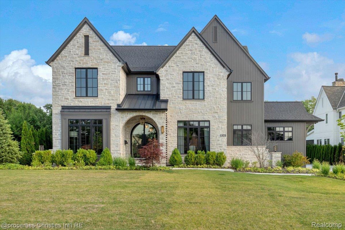 1323 Northlawn Boulevard