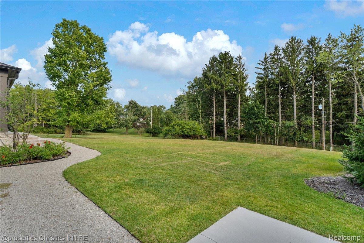 1323 Northlawn Boulevard