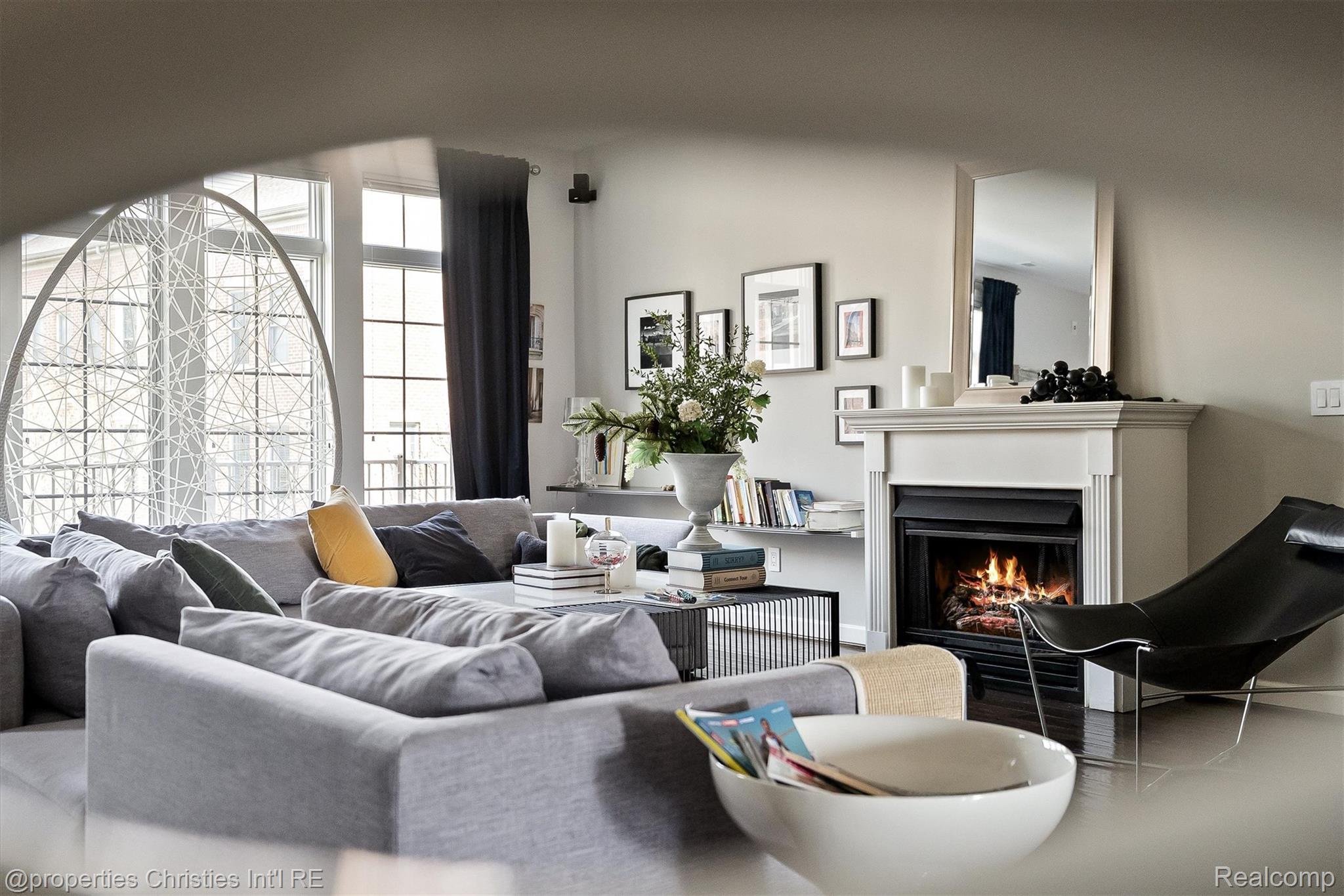 2222 Attard Street