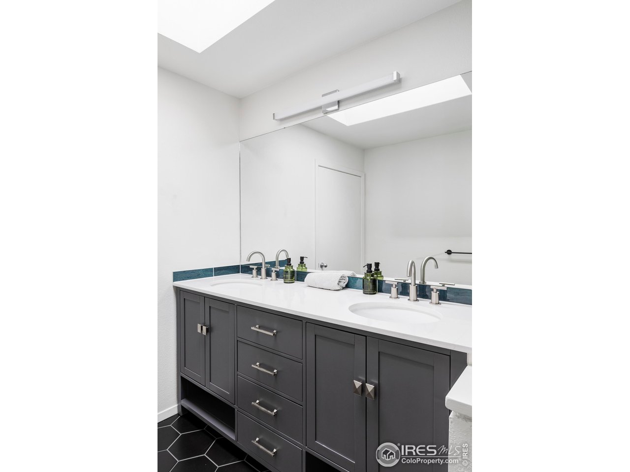 2716 Winding Trail Dr