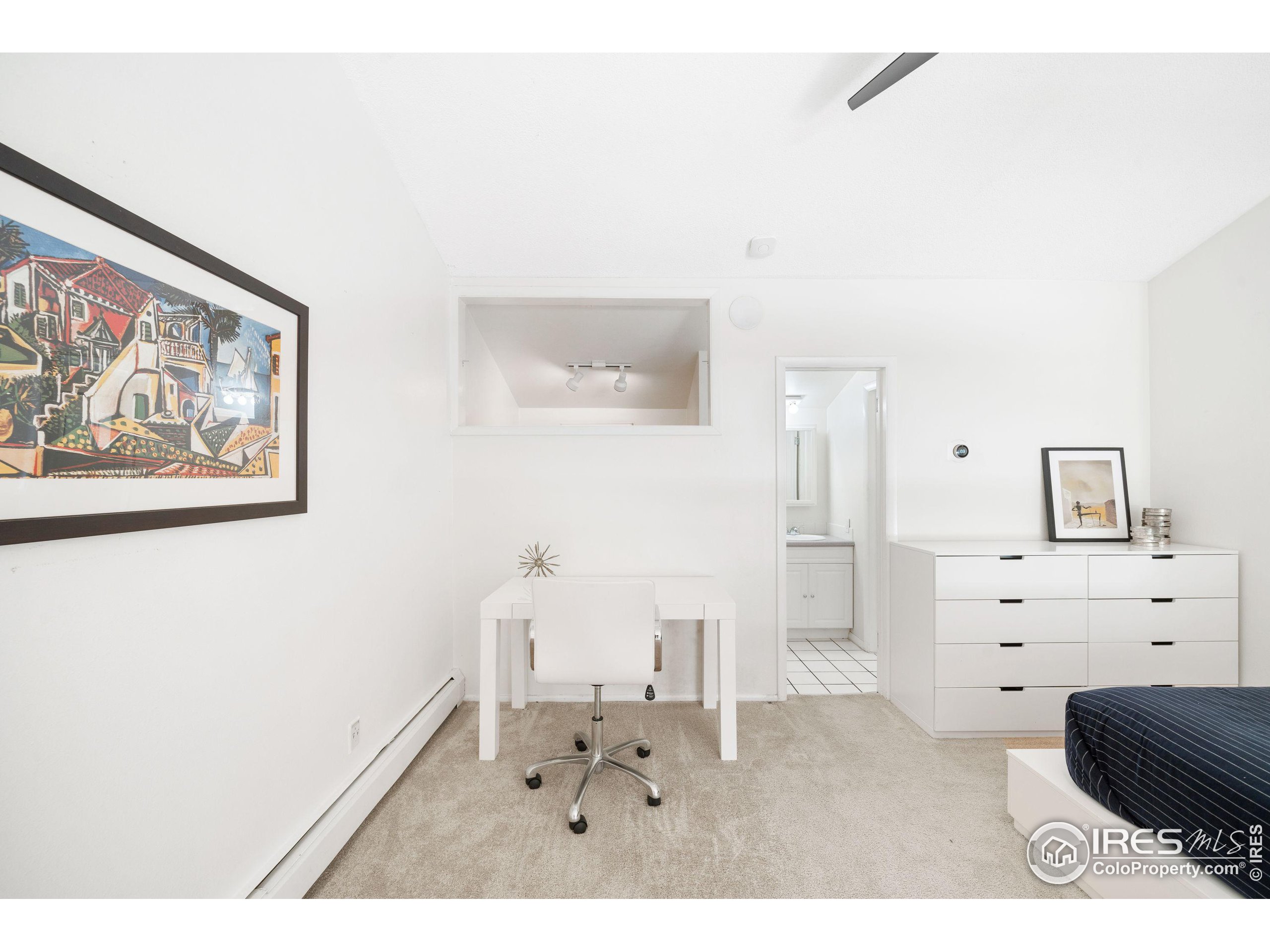 1842 Canyon Blvd 211