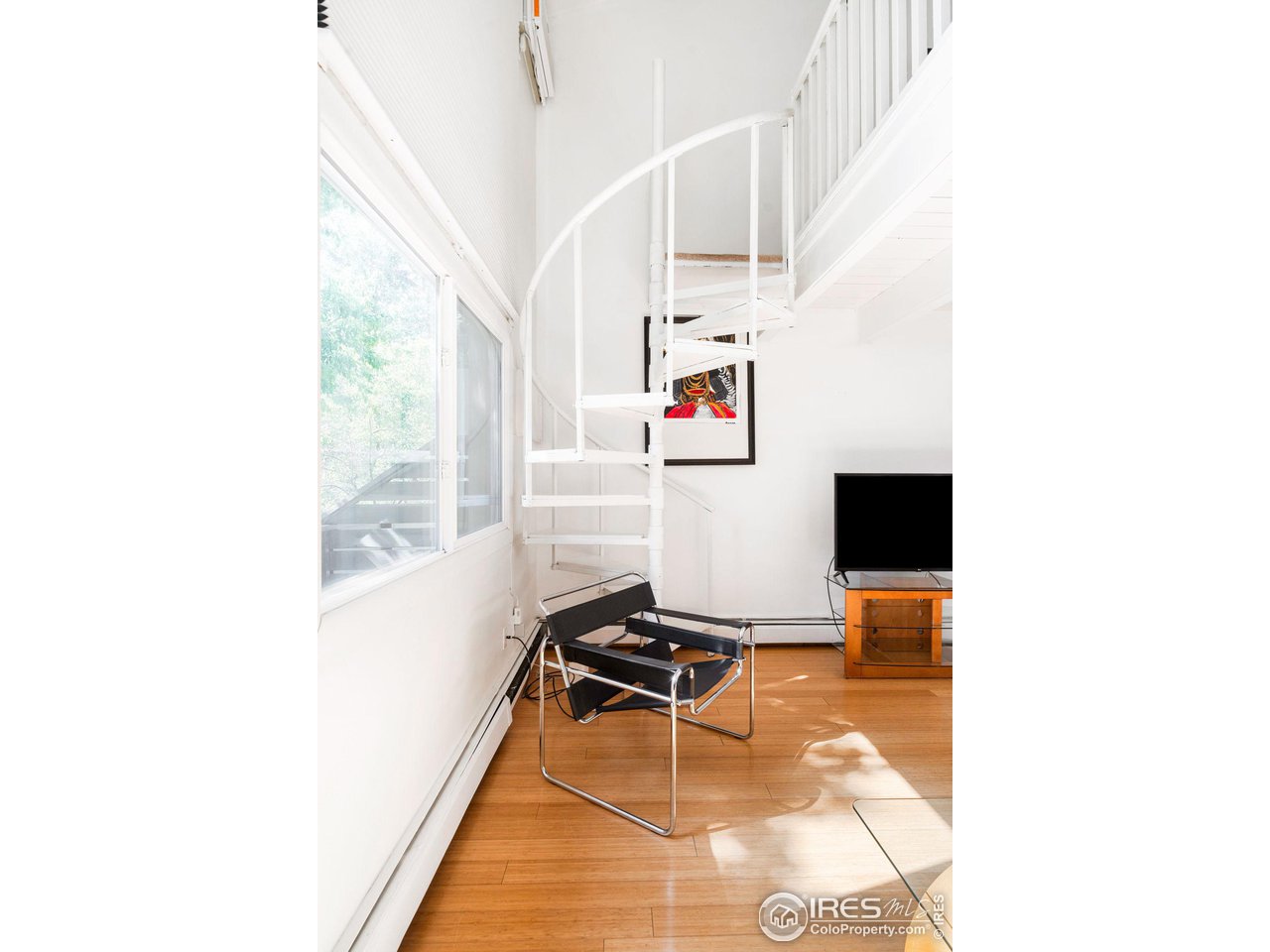 1842 Canyon Blvd 211