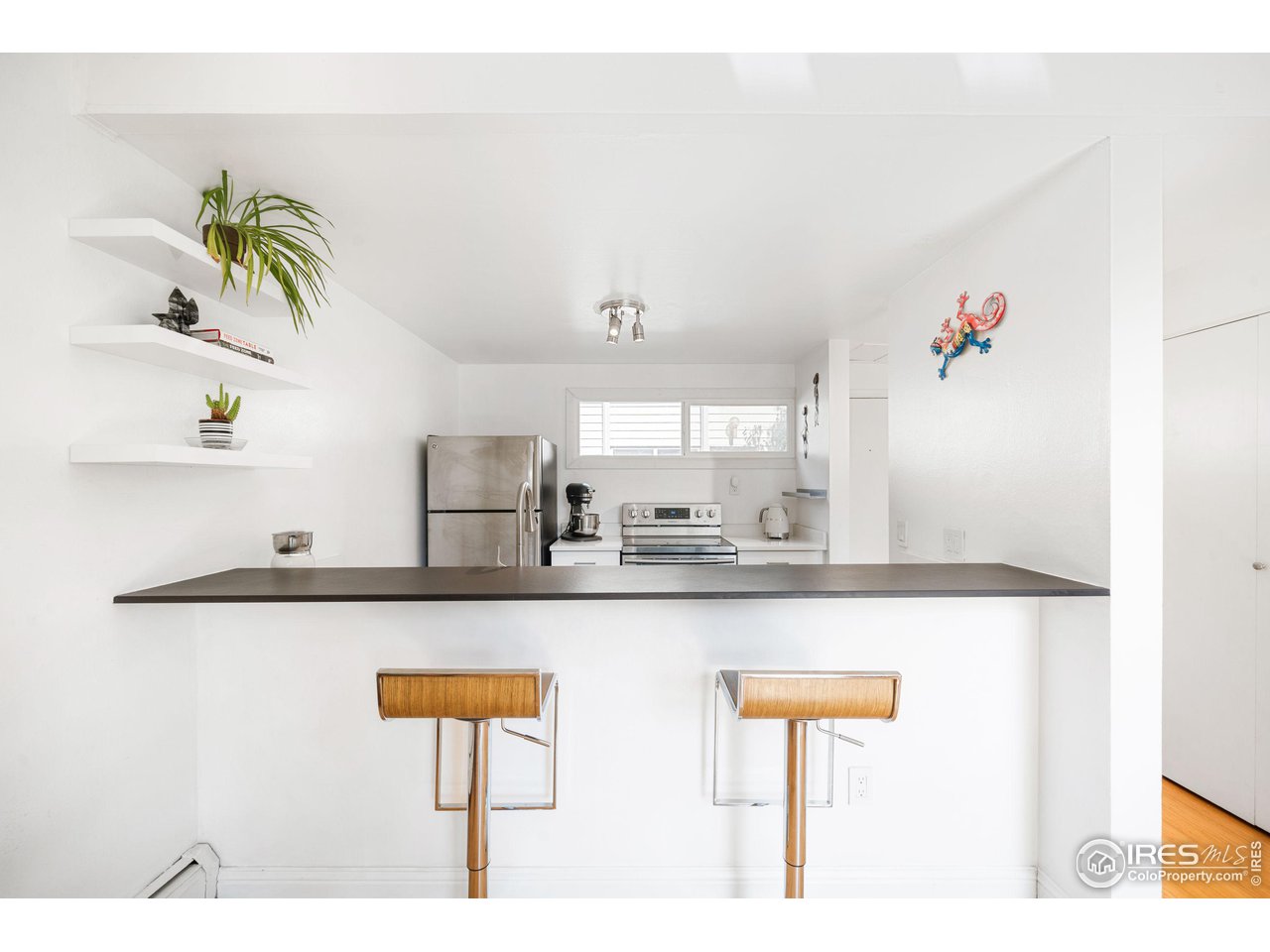 1842 Canyon Blvd 211