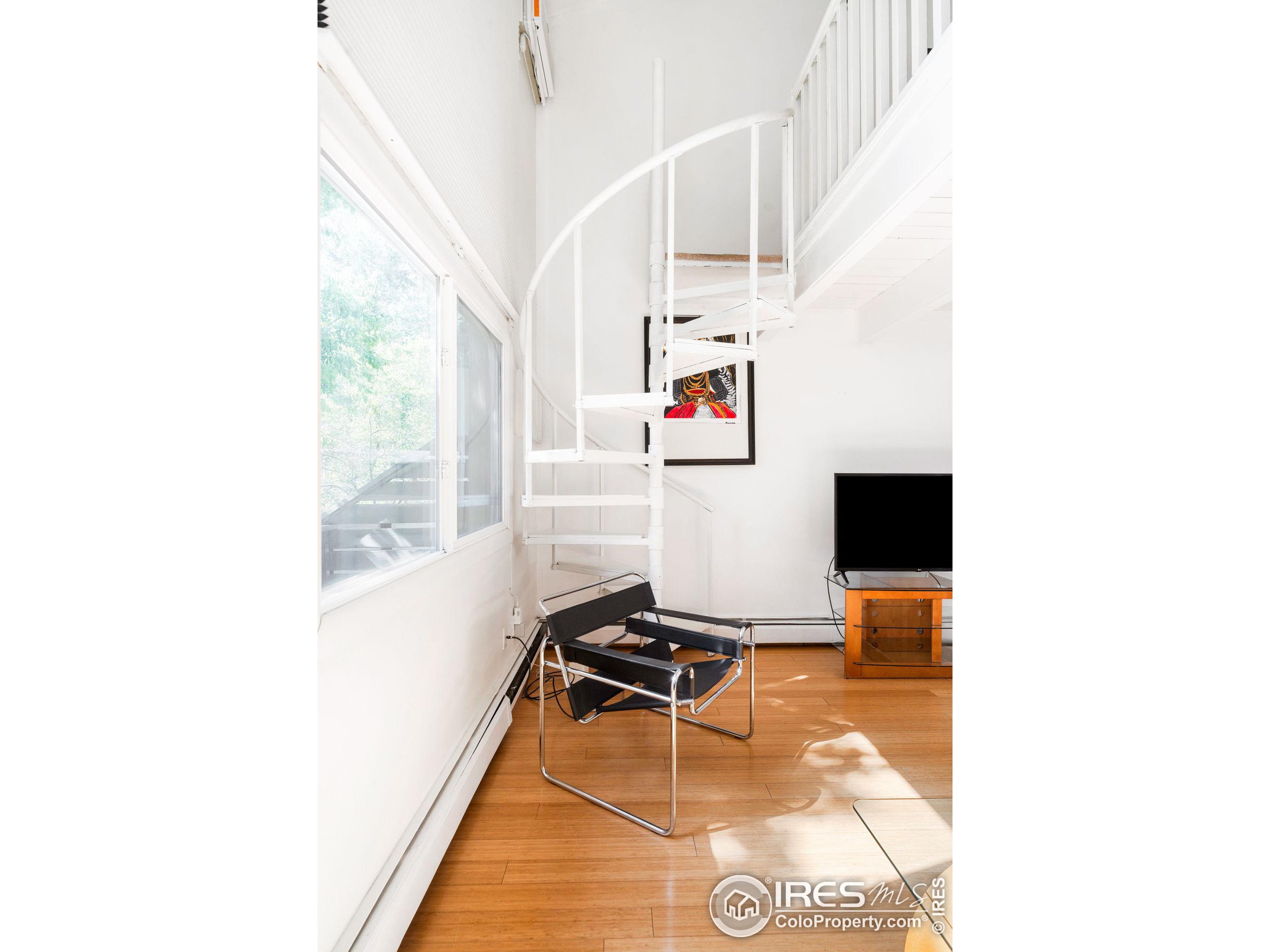 1842 Canyon Blvd 211