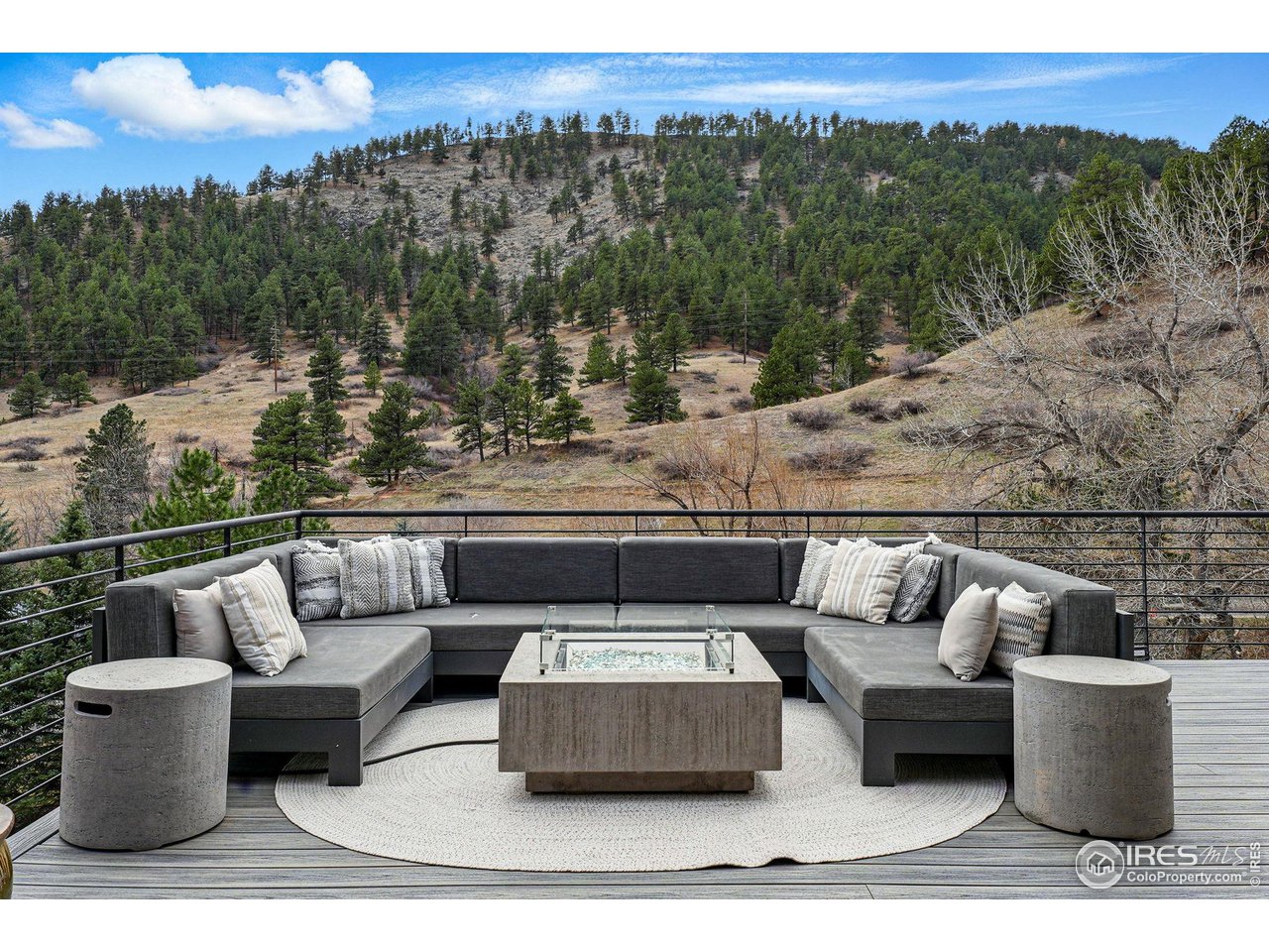 664 Sunshine Canyon Dr