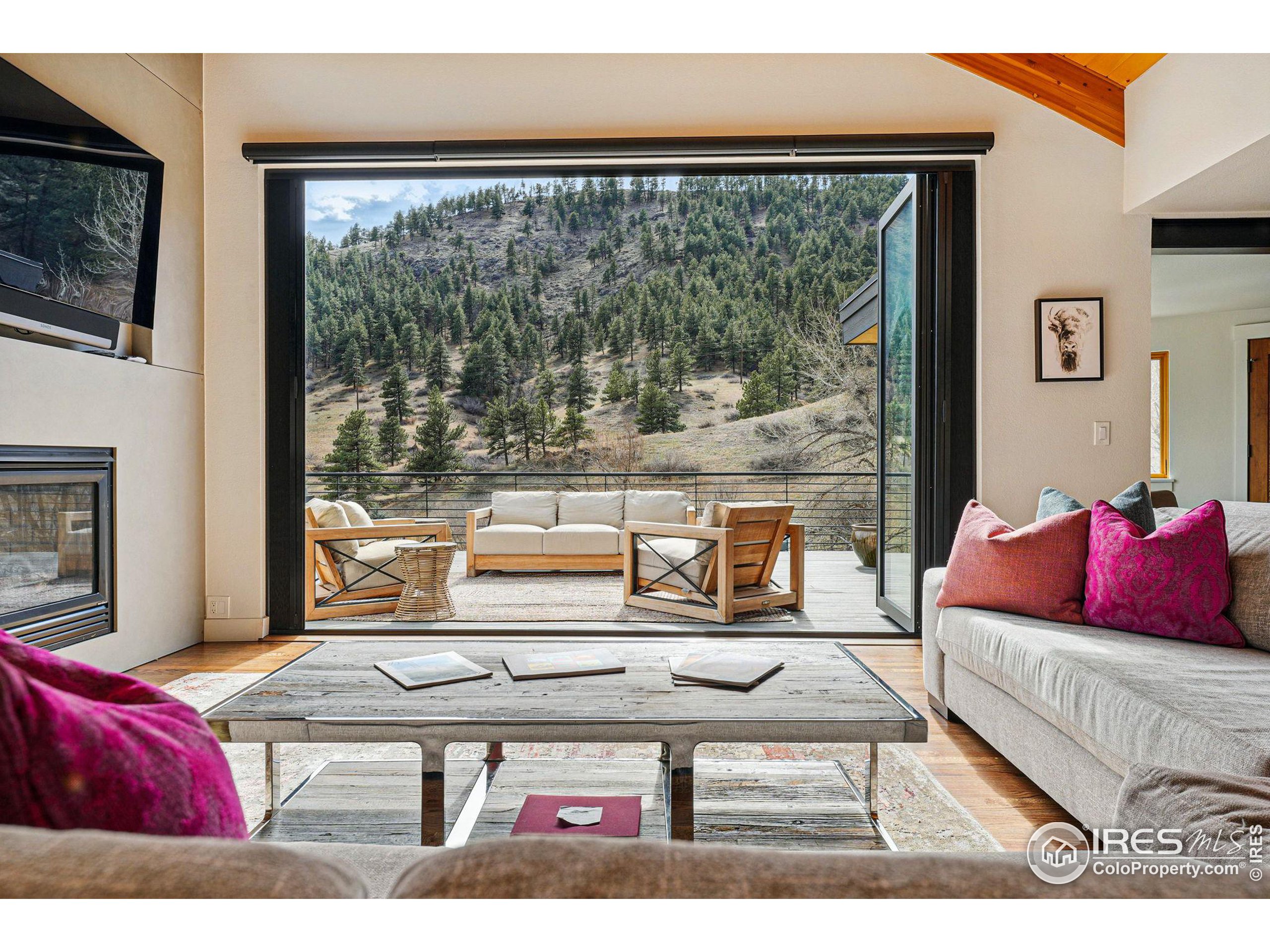 664 Sunshine Canyon Dr