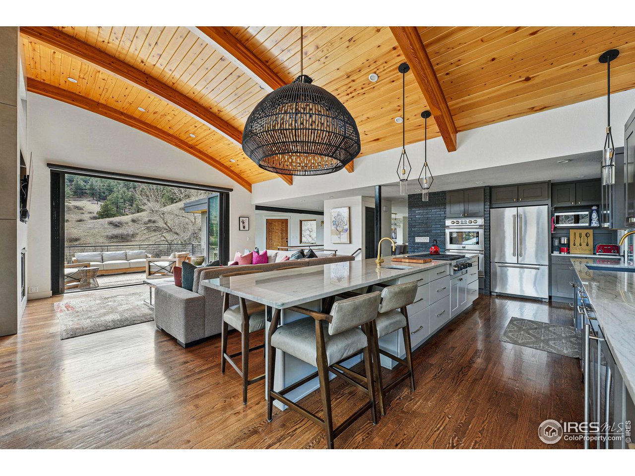 664 Sunshine Canyon Dr