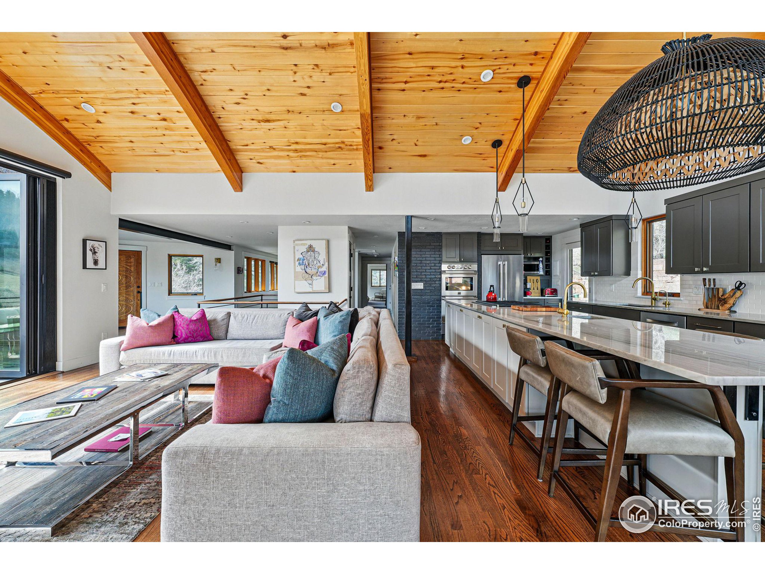 664 Sunshine Canyon Dr