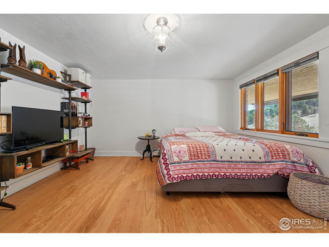 664 Sunshine Canyon Dr