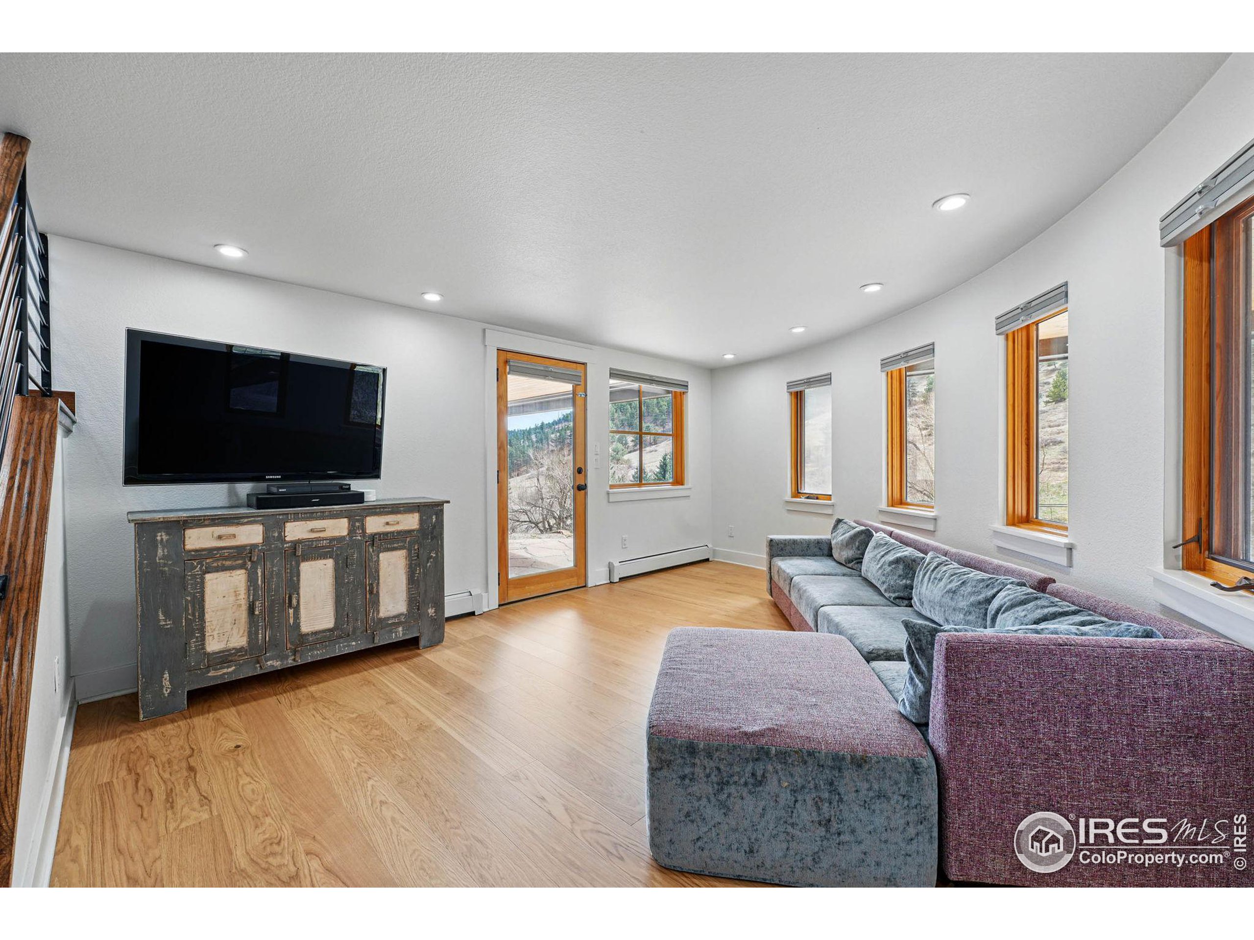 664 Sunshine Canyon Dr