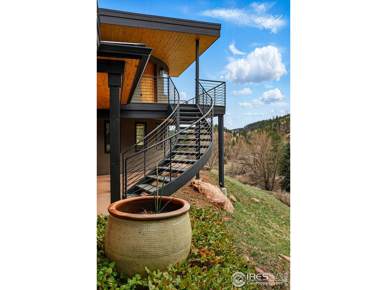 664 Sunshine Canyon Dr