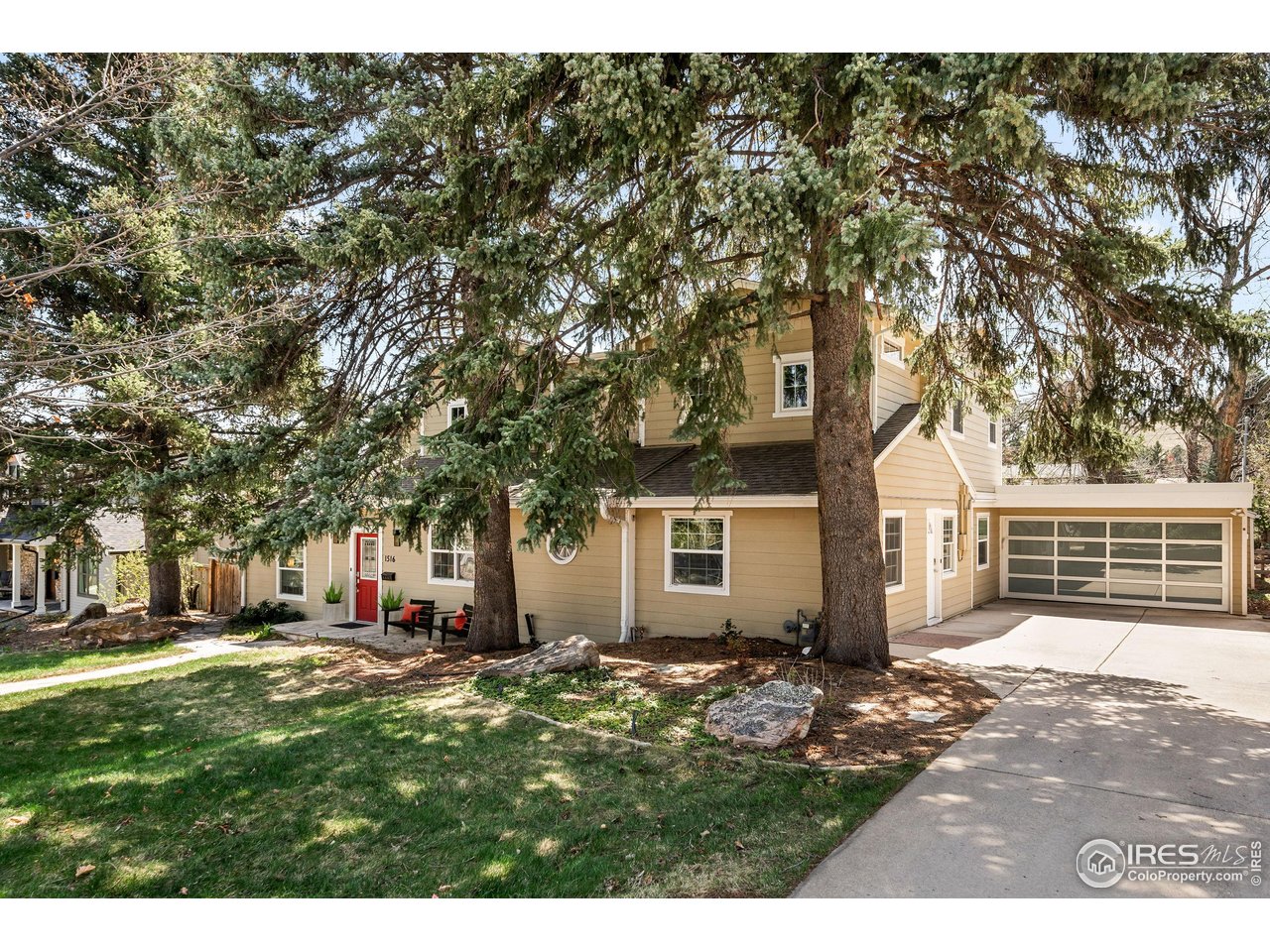 1516 Columbine Ave