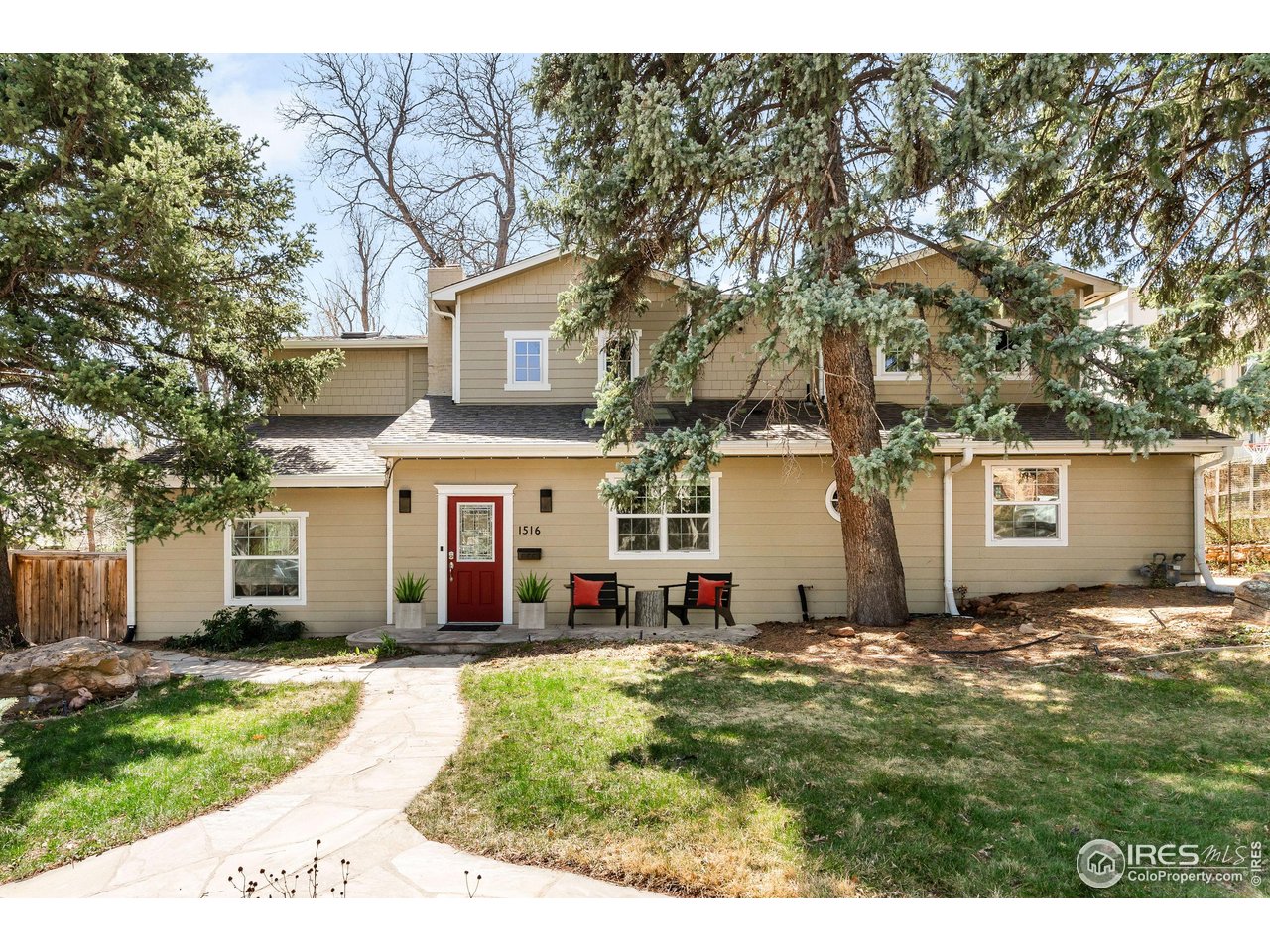 1516 Columbine Ave