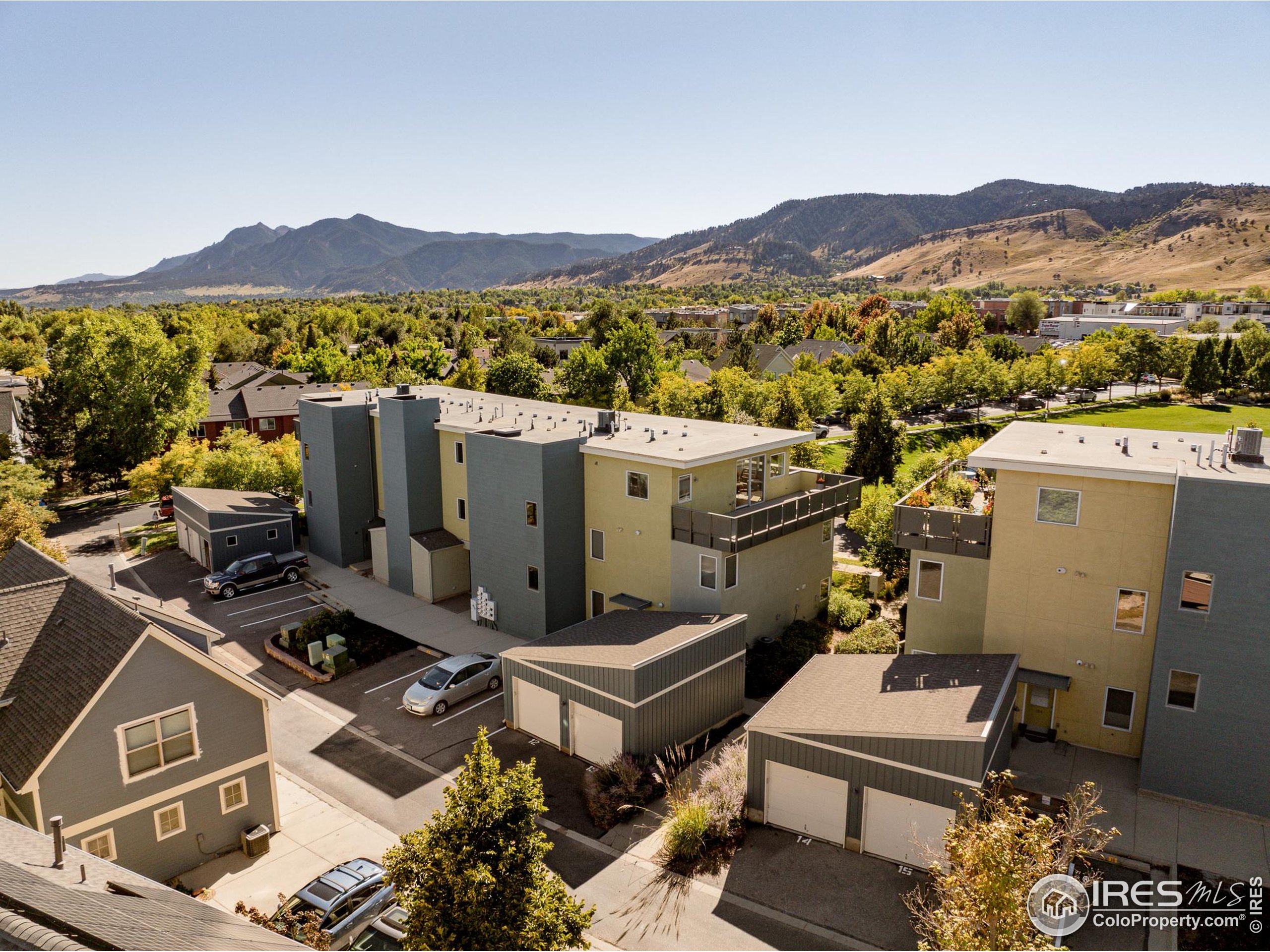 4650 Holiday Dr 301