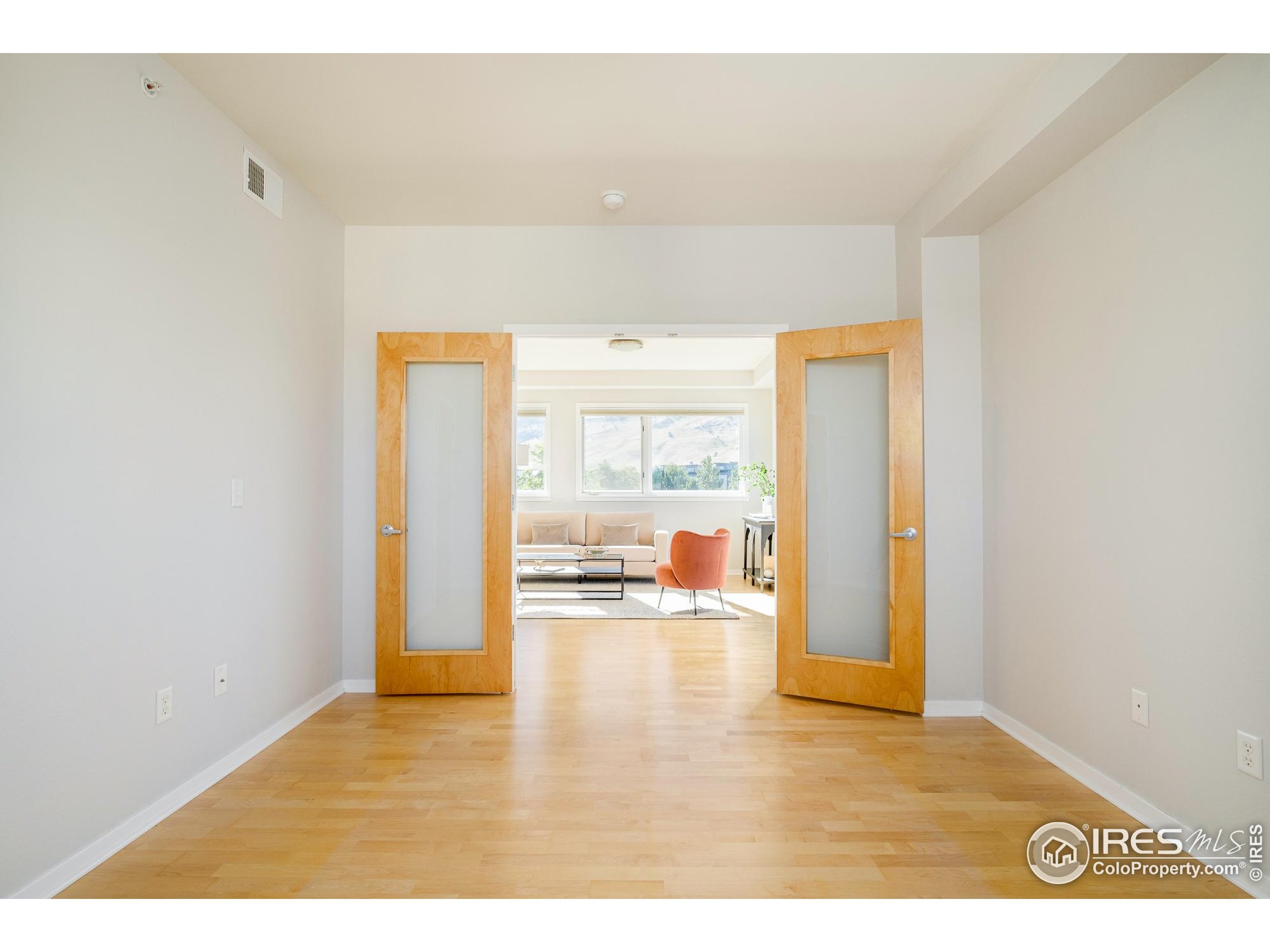 4650 Holiday Dr 301