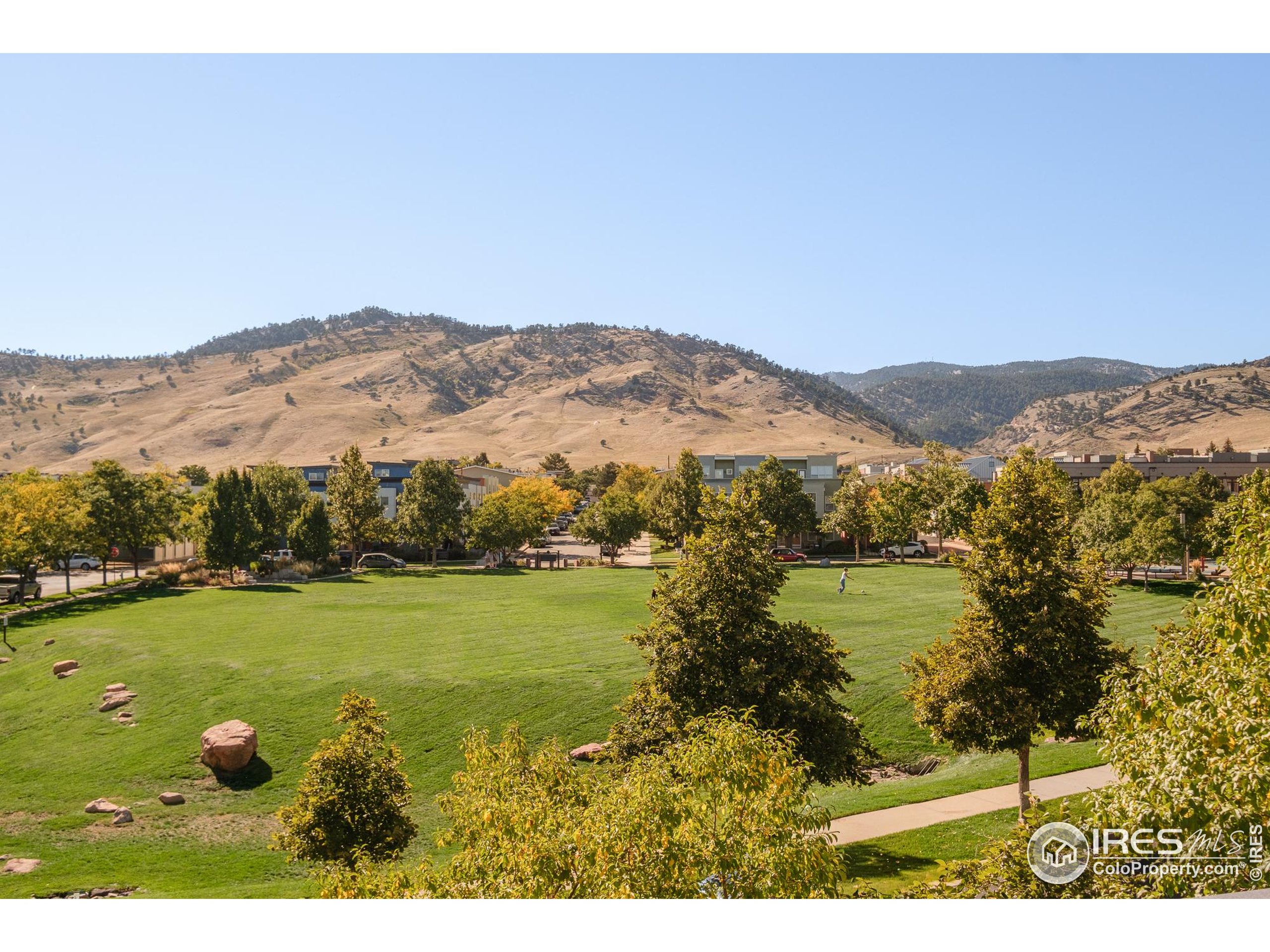 4650 Holiday Dr 301