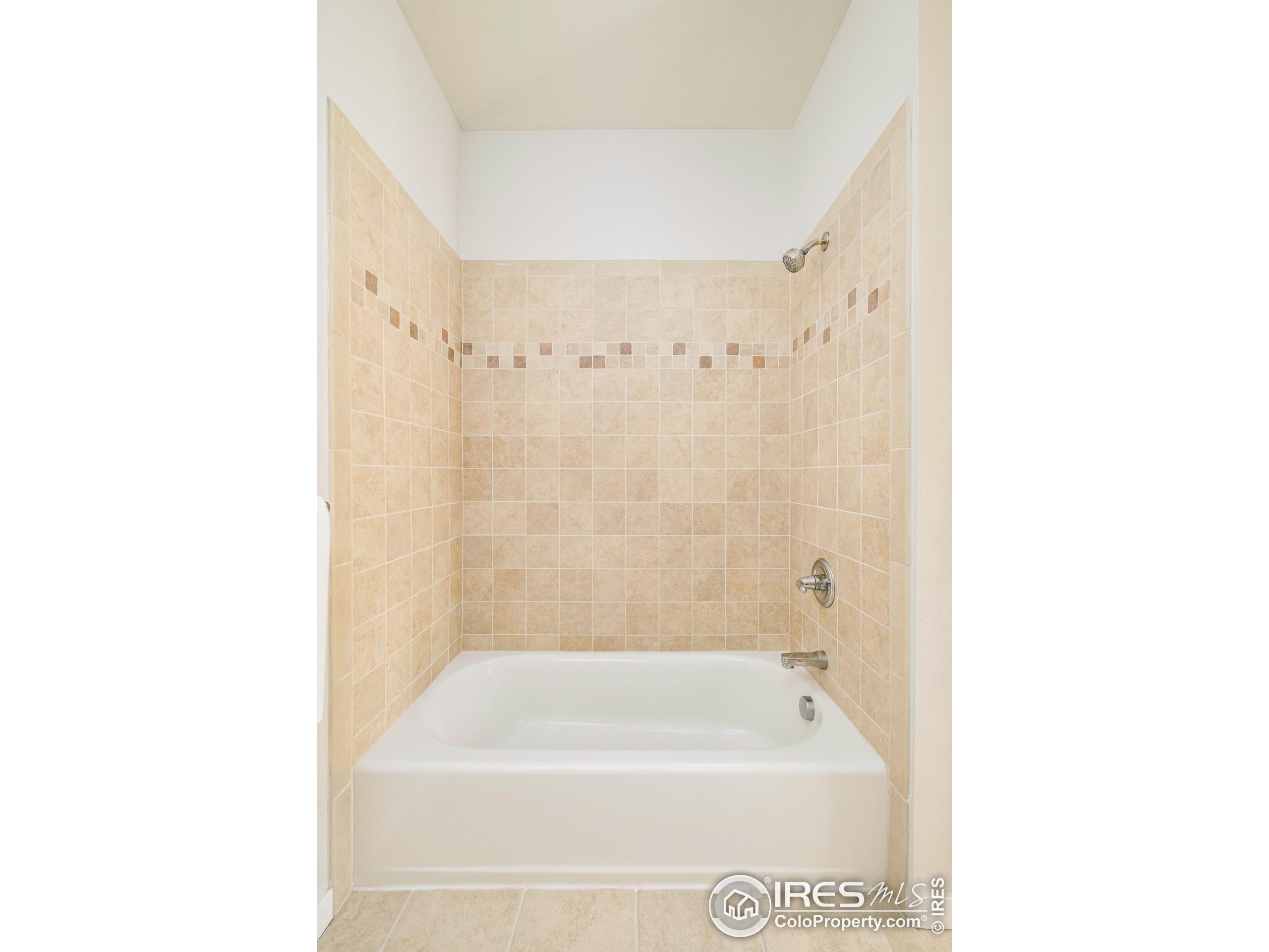 4650 Holiday Dr 301