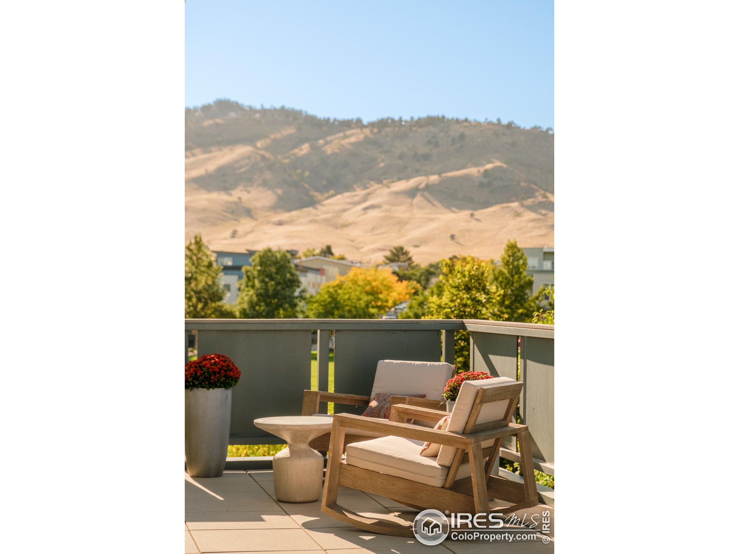 4650 Holiday Dr 301