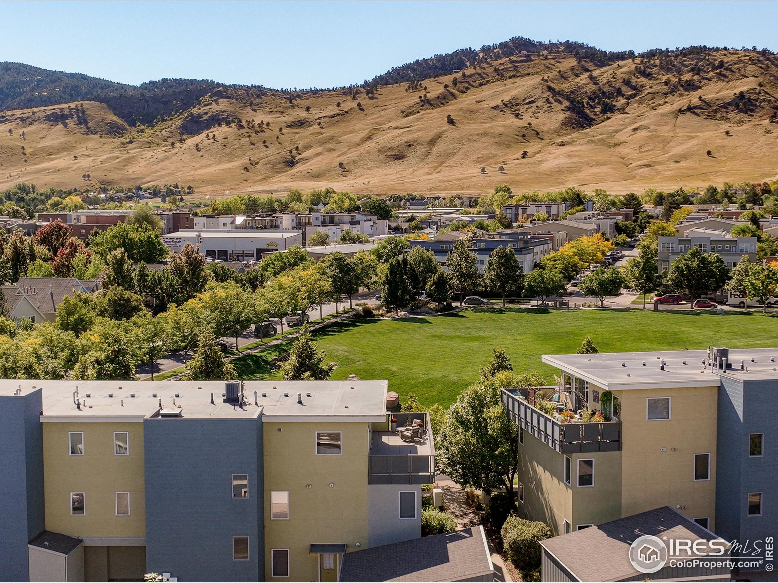 4650 Holiday Dr 301