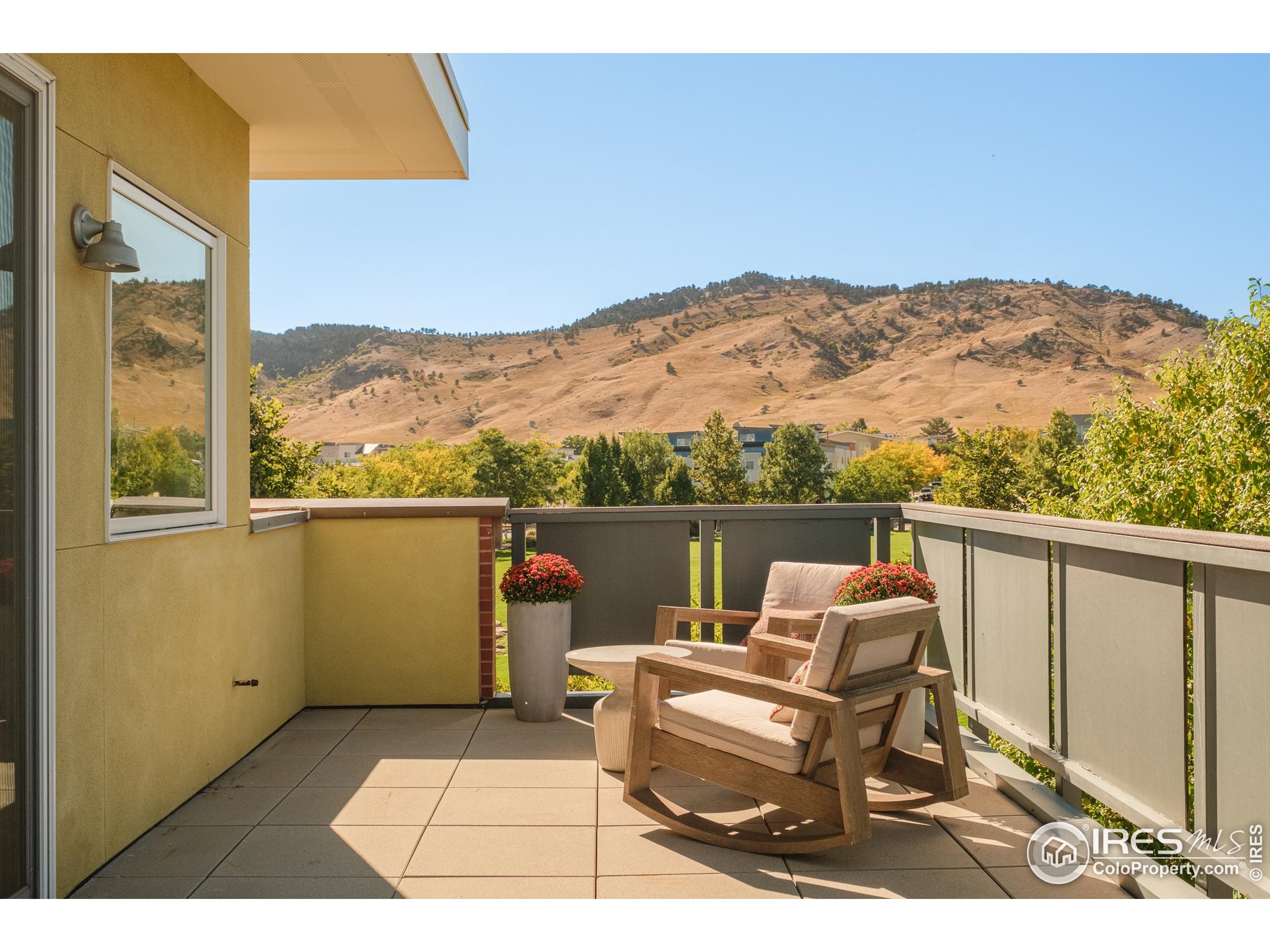 4650 Holiday Dr 301