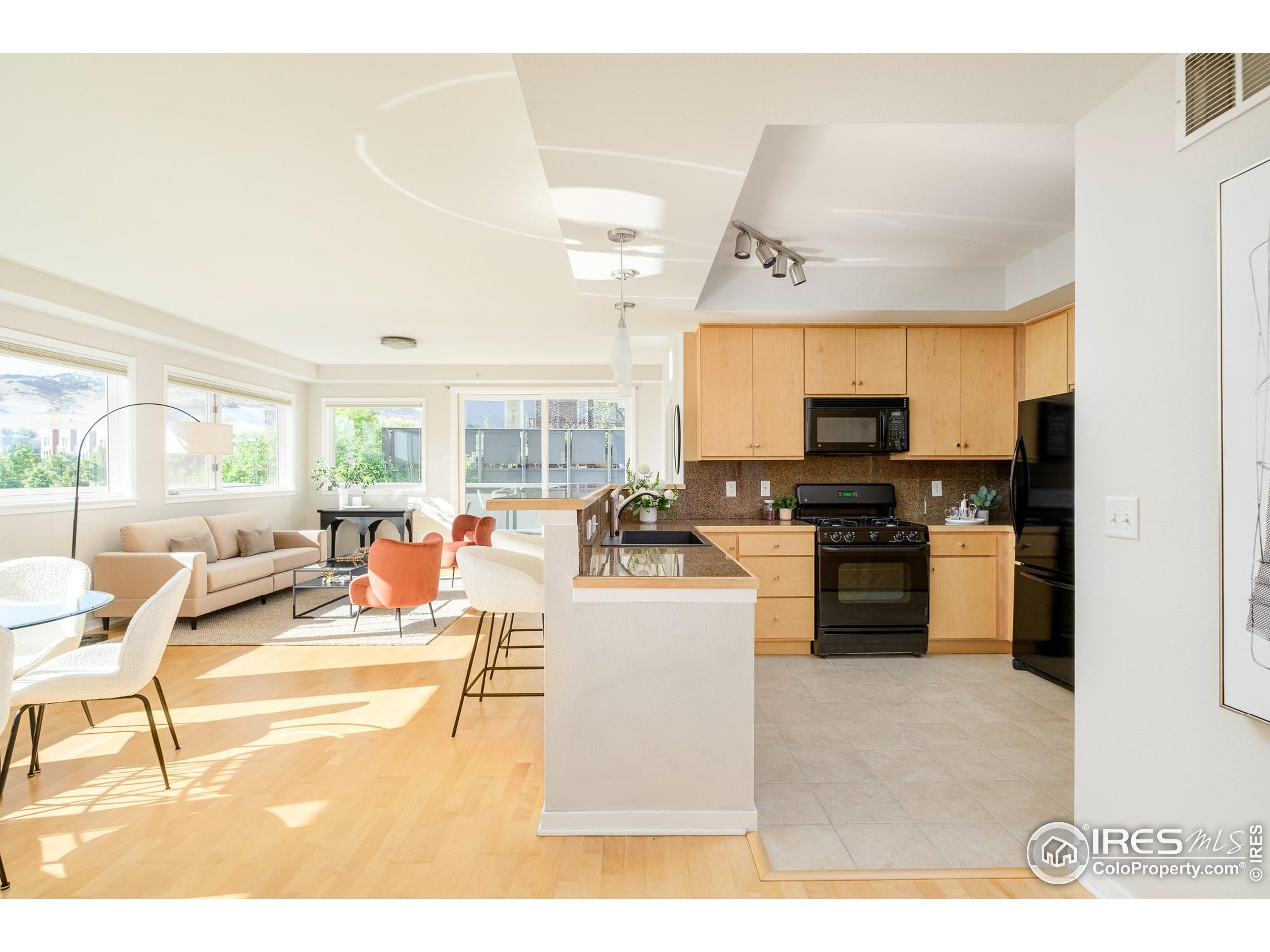 4650 Holiday Dr 301