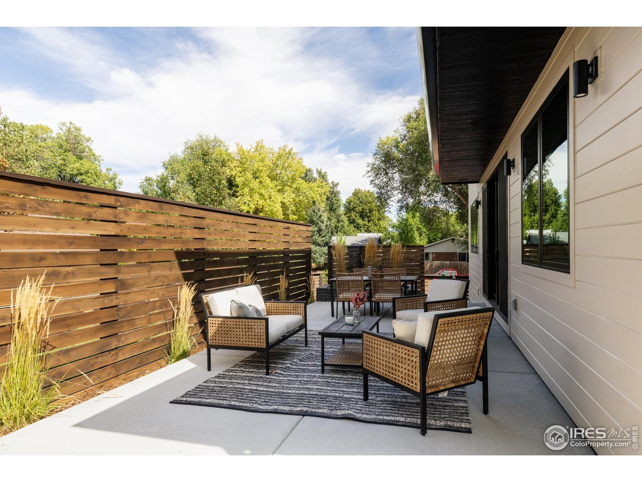 2595 Glenwood Dr