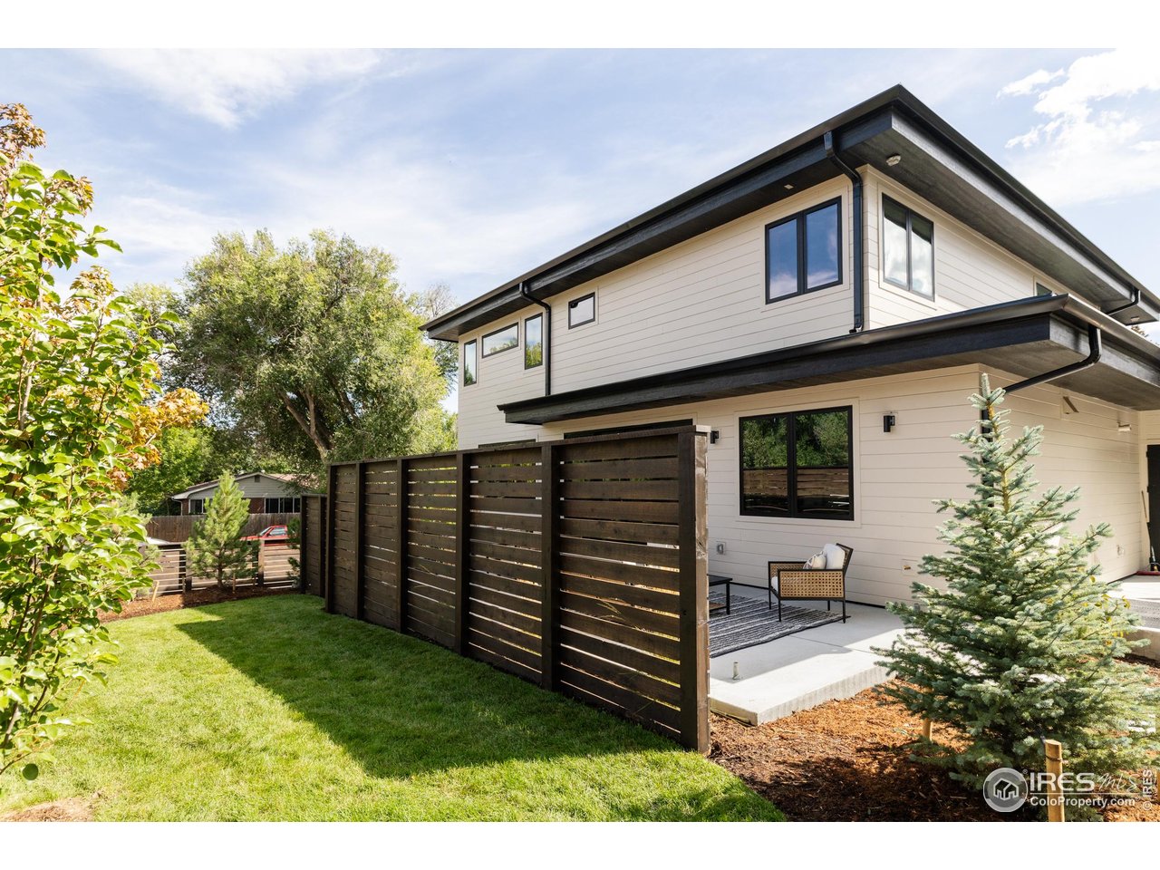 2595 Glenwood Dr