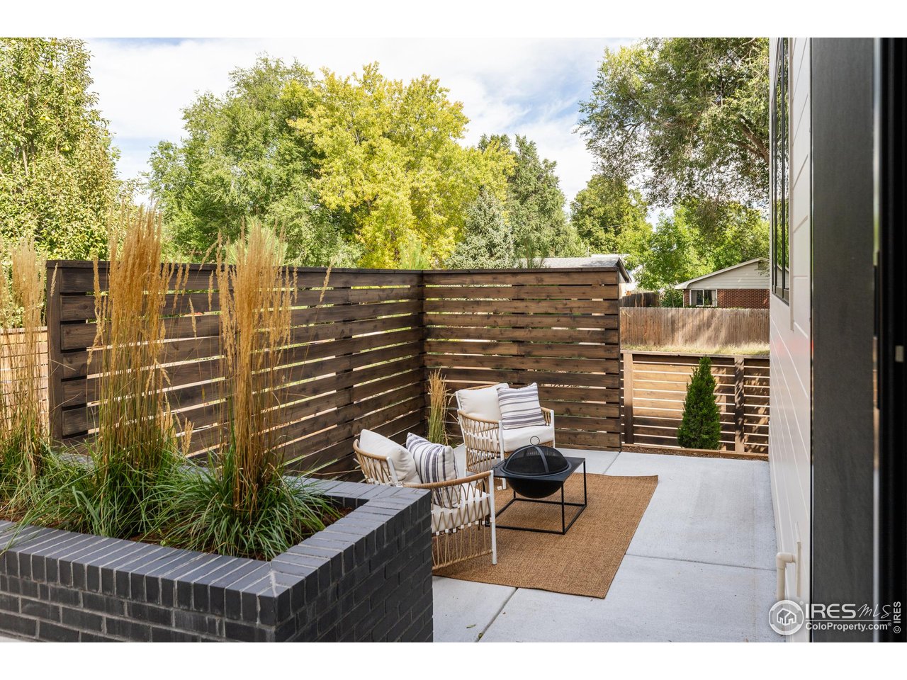 2595 Glenwood Dr