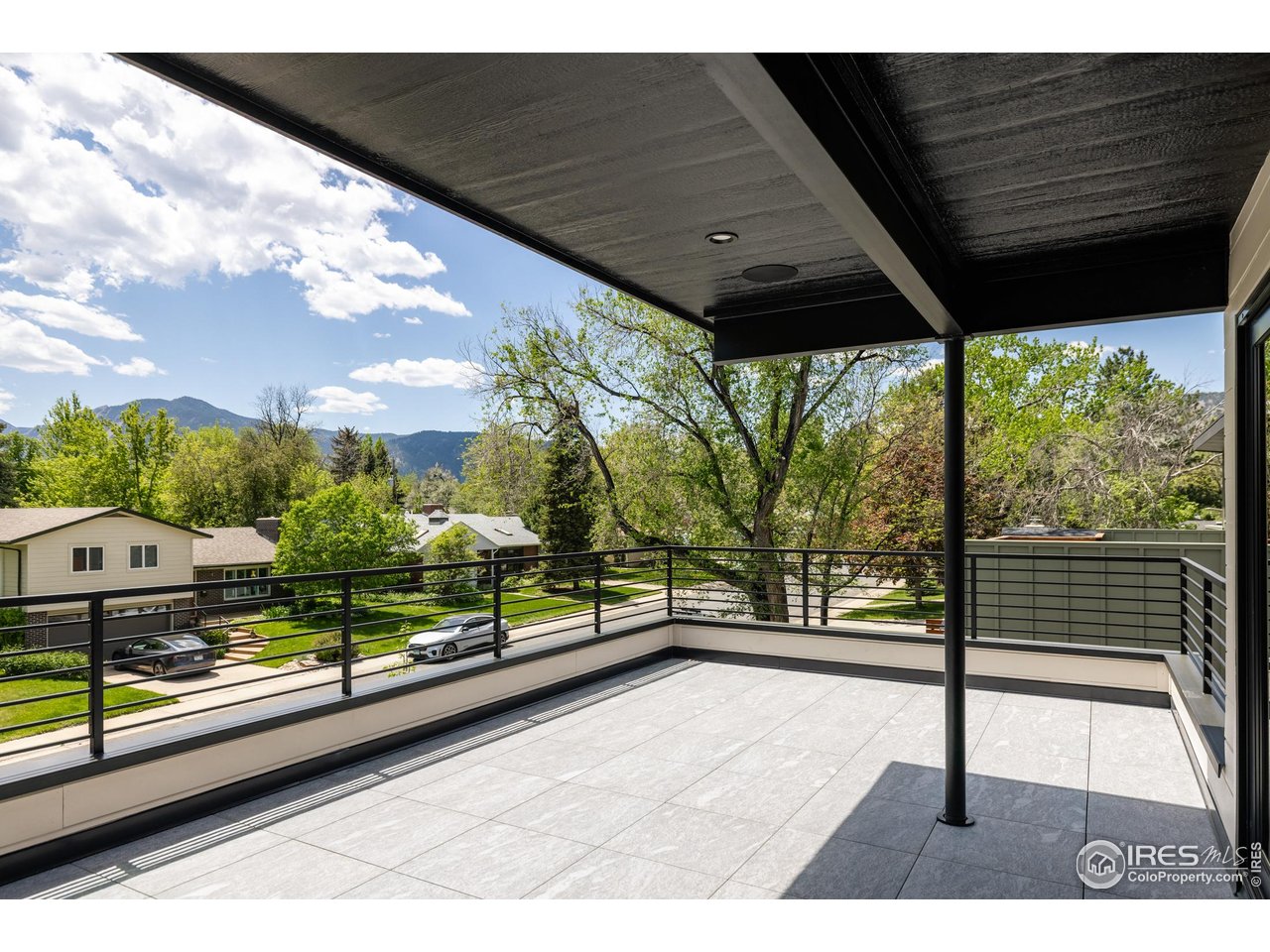 2595 Glenwood Dr