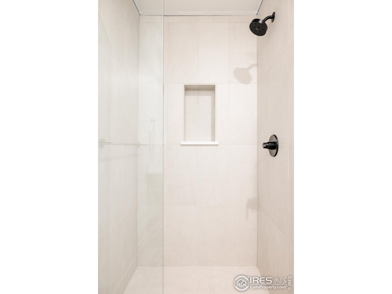 2595 Glenwood Dr