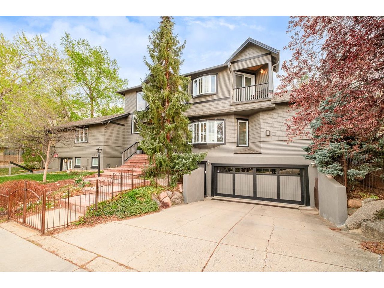780 College Ave