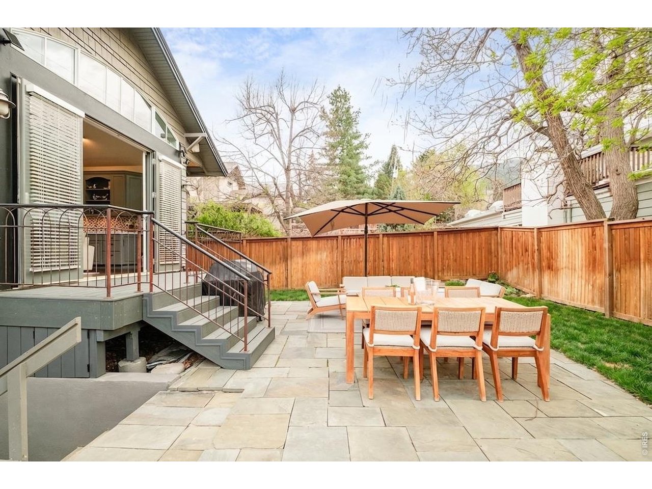 780 College Ave