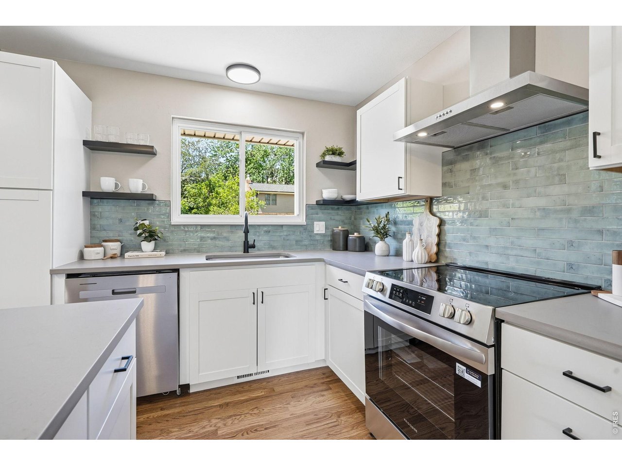 980 Hartford Dr