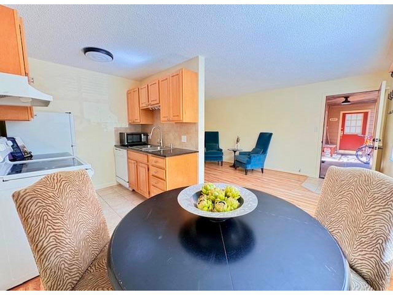 3303 Madison Ave T209
