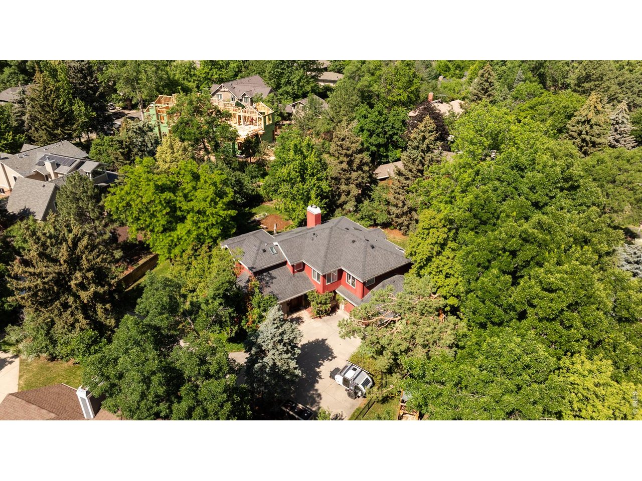 1127 Juniper Ave