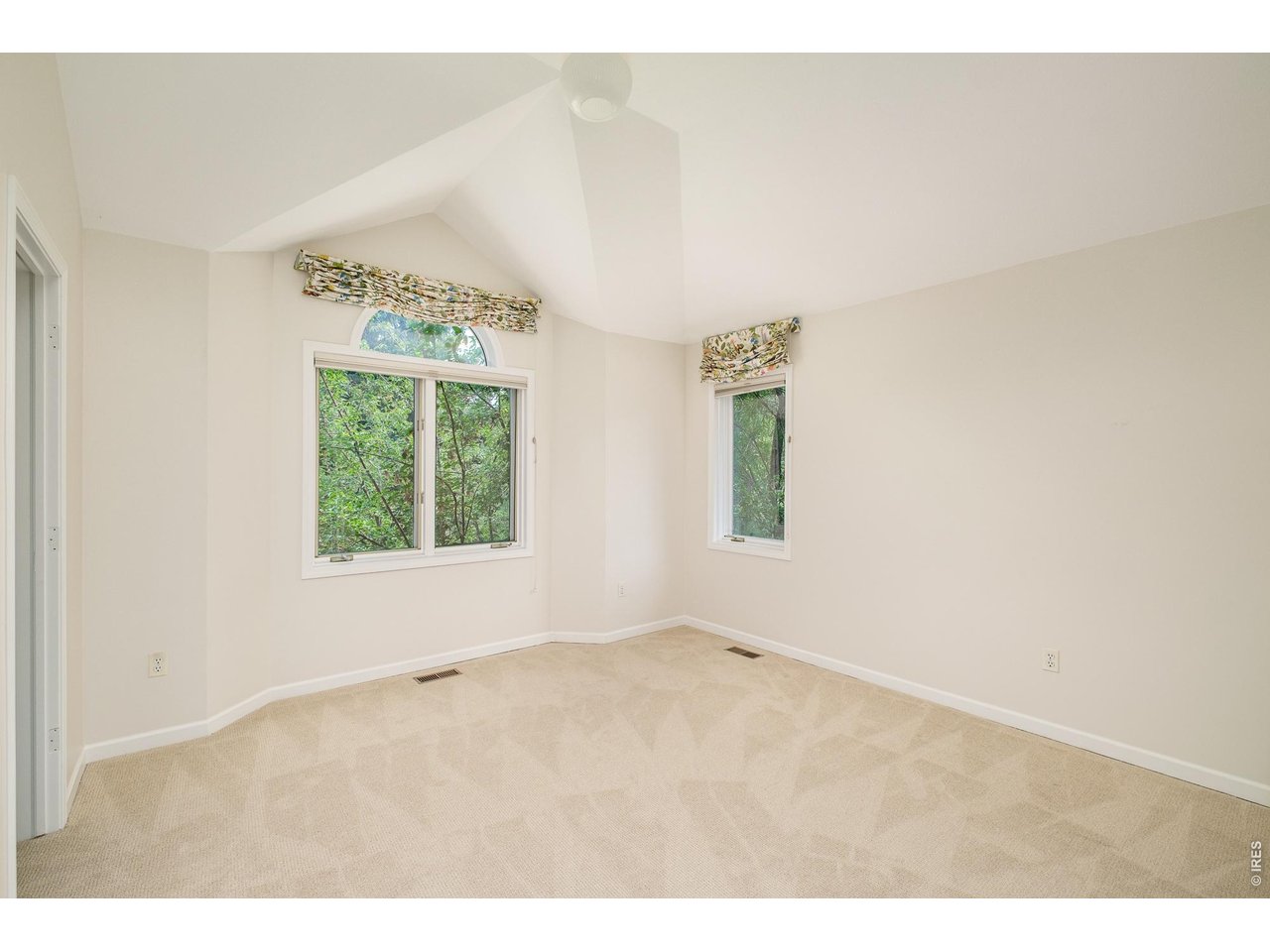 1127 Juniper Ave